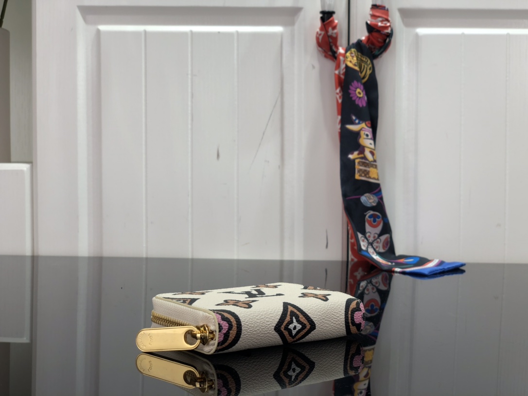 L*ouis V*uitton Bag Top Quality 11*8.5*2cm