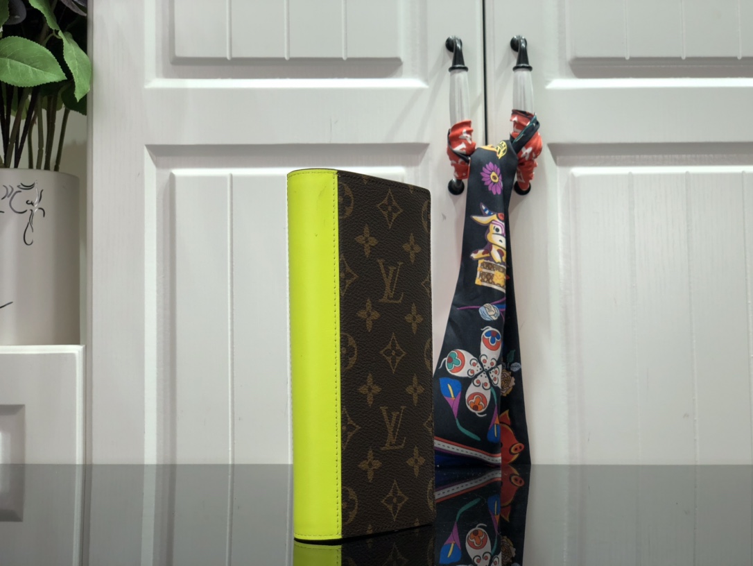 L*ouis V*uitton Bag Top Quality 10*19*2CM