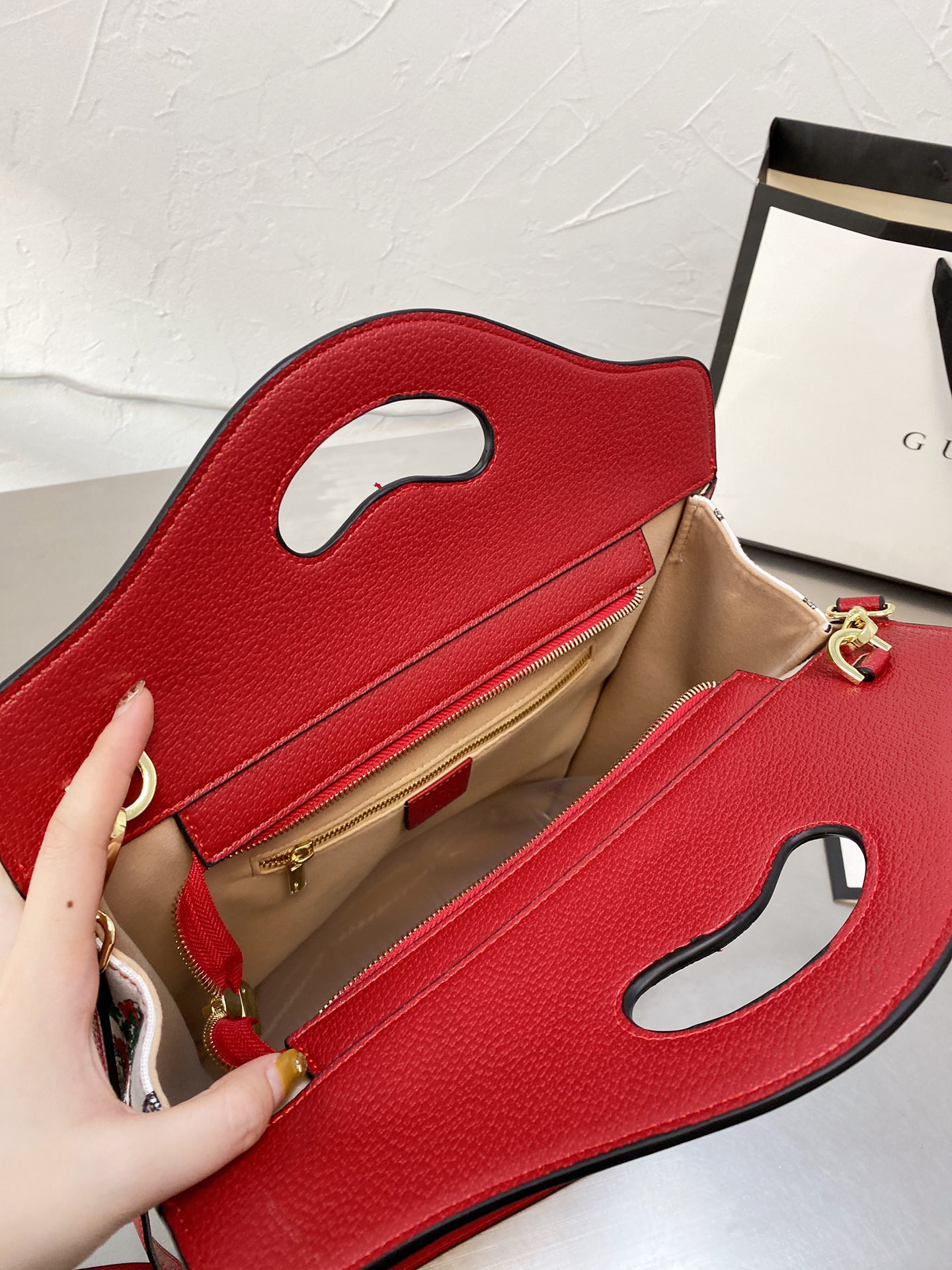 G*ucci Bag Top Quality 33*32CM