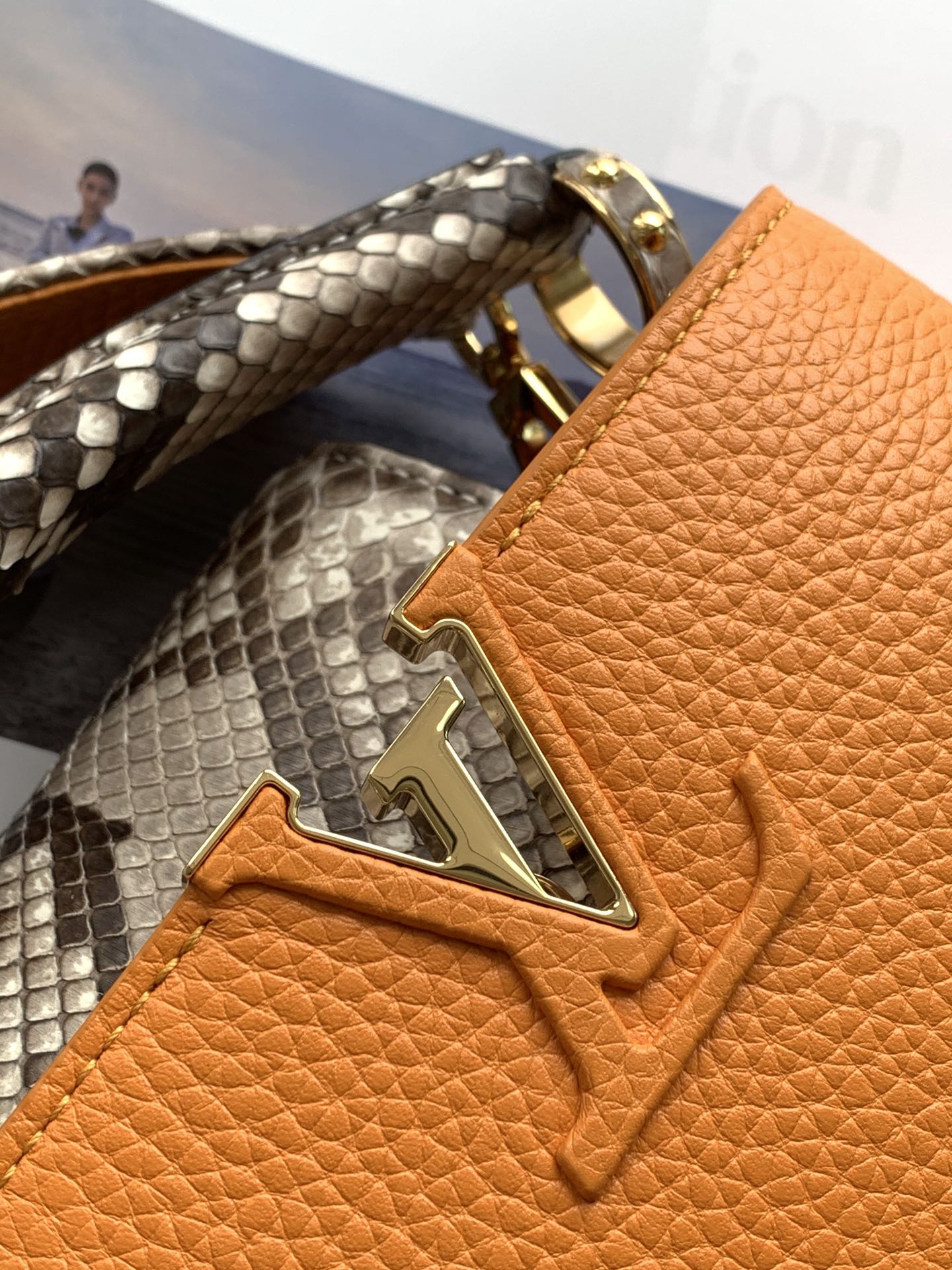 L*ouis V*uitton Top Bag 21x14x8cm