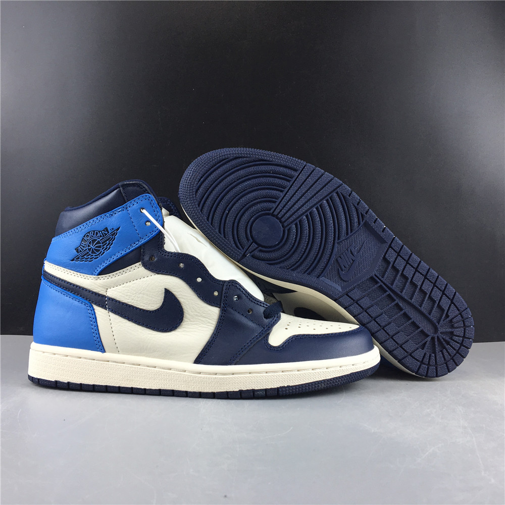 Air Jordan 1 Retro High Obsidian UNC 555088-140
