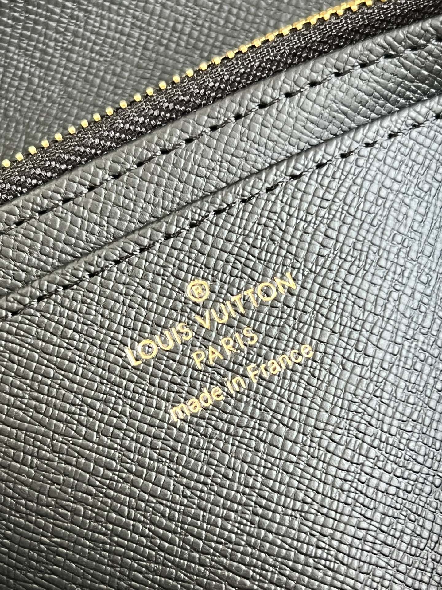 L*ouis V*uitton Top Bag 19*10.5*3cm