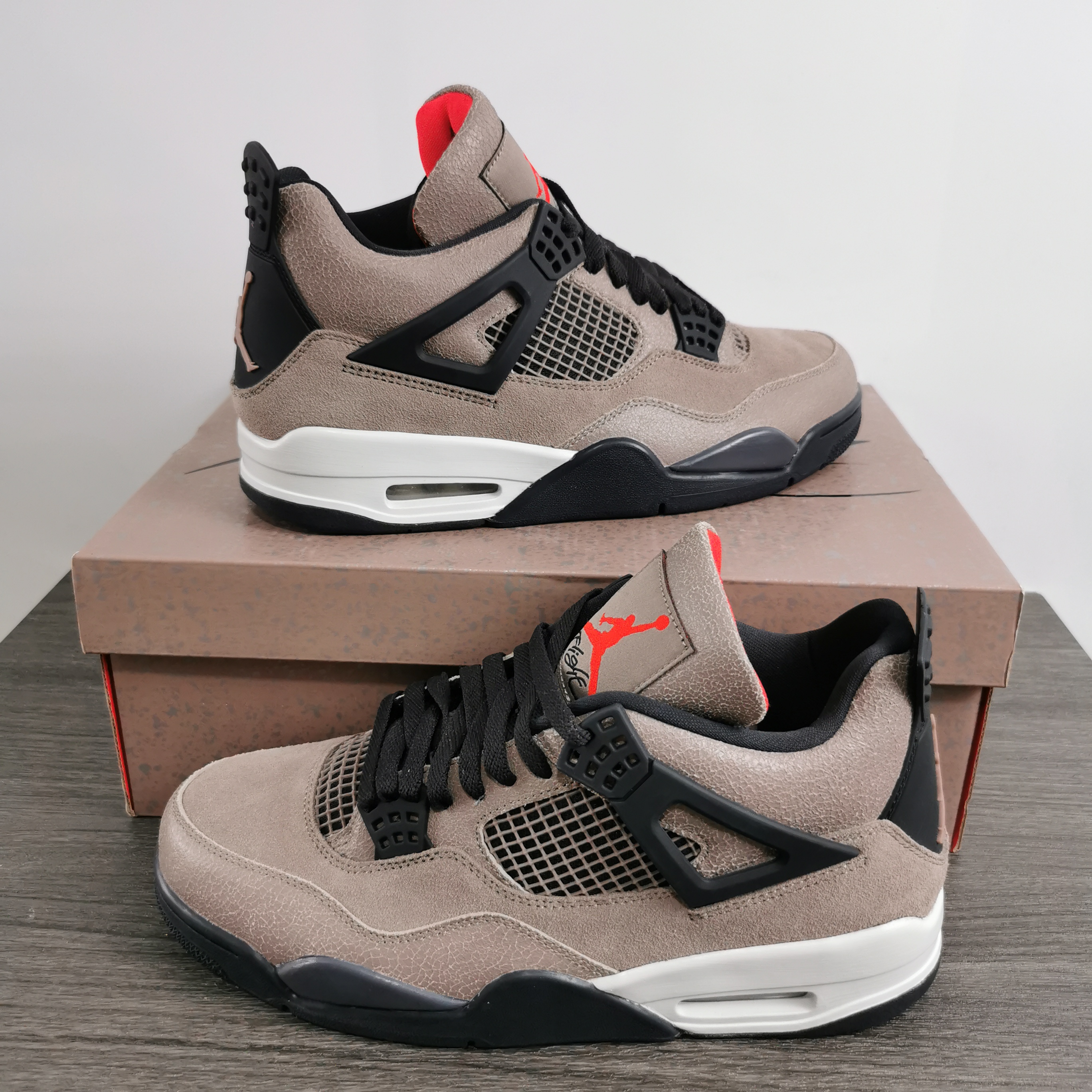 Air Jordan 4 Retro Taupe Haze