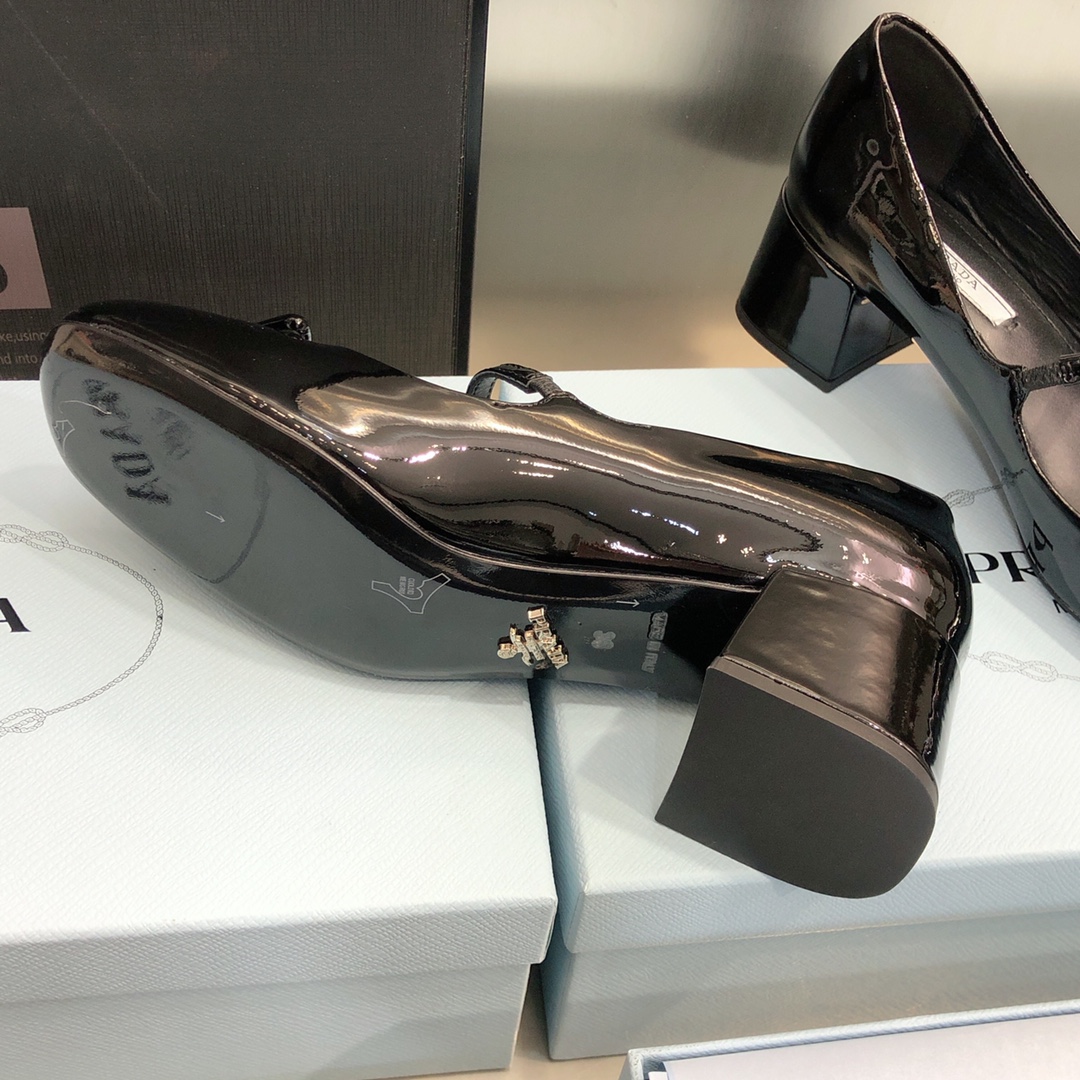 Women P*rada Top Quality Sandals