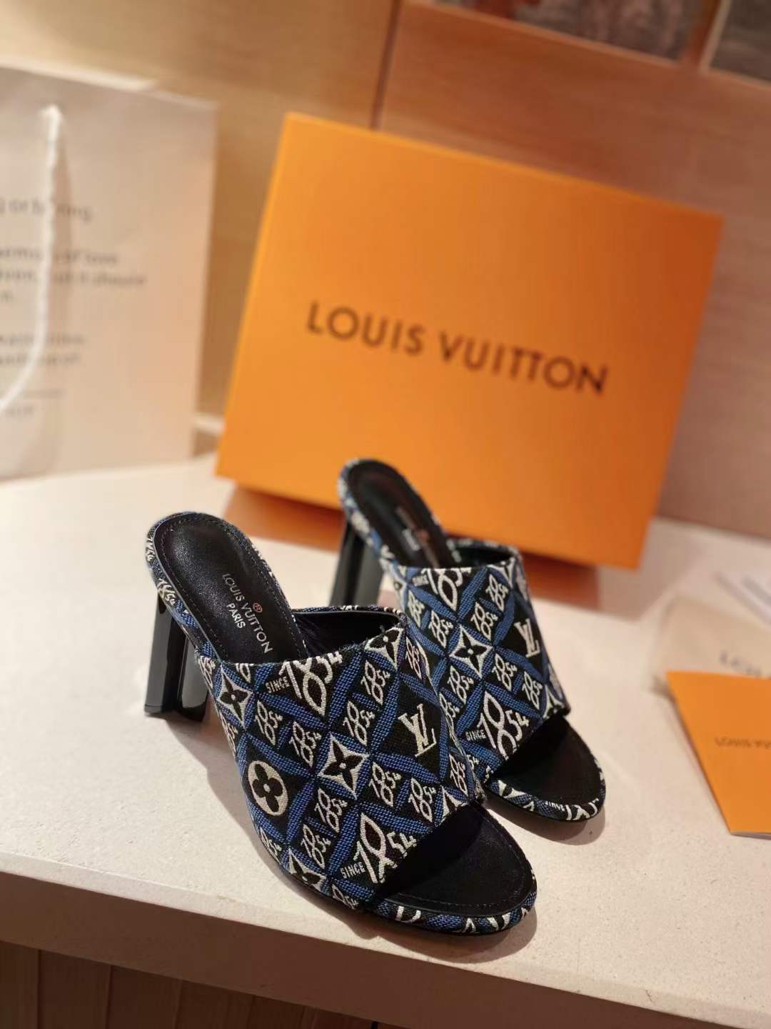 Women L*ouis V*uitton Top Slippers