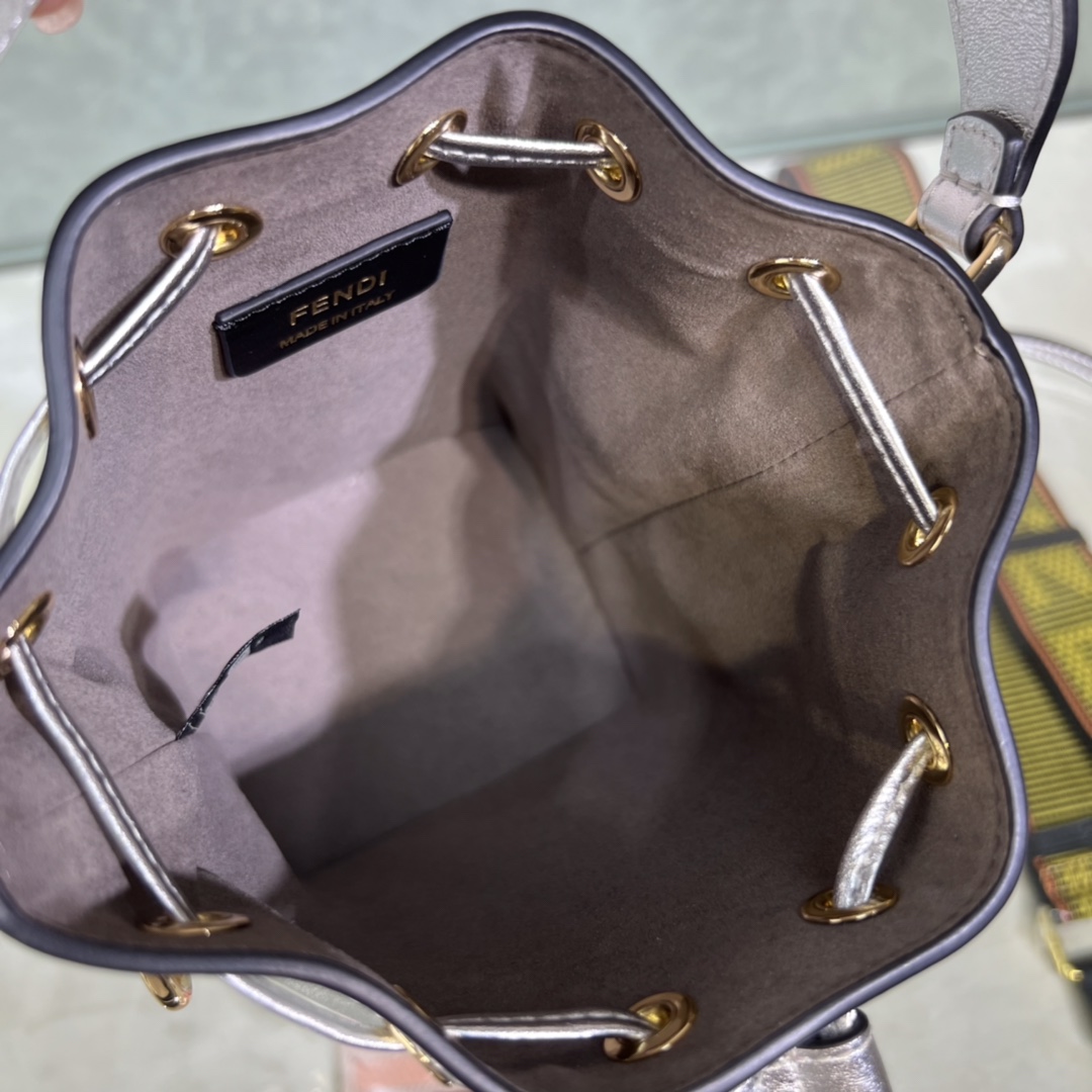 F*endi Bag Top Quality 12*18*10CM