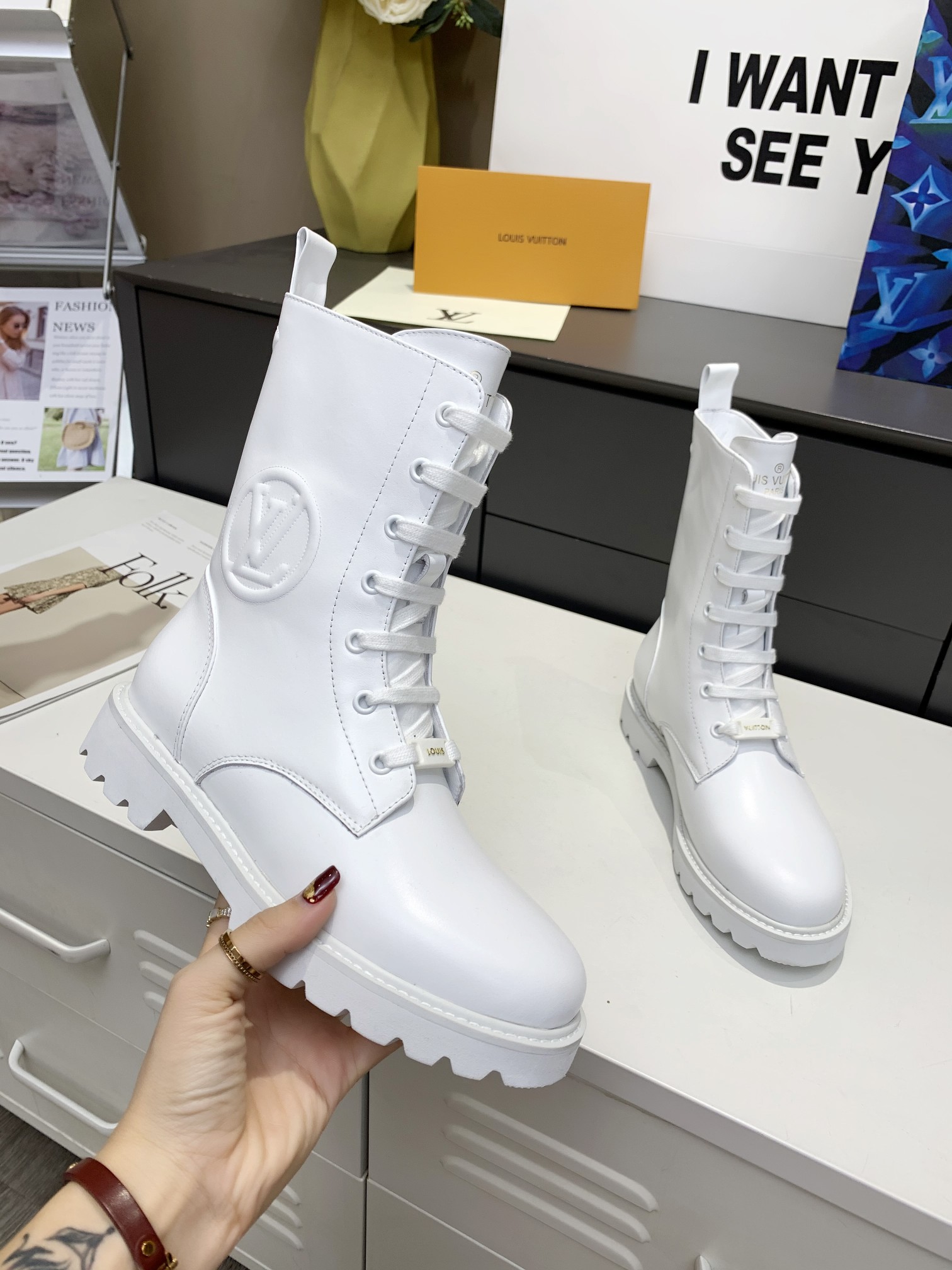 Women L*ouis V*uitton Top Sneaker