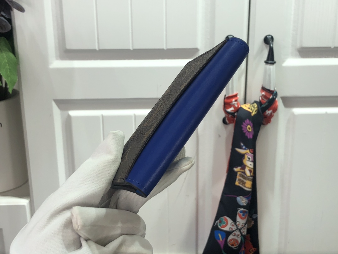 L*ouis V*uitton Bag Top Quality 8*11*1CM