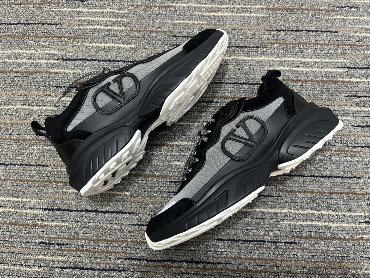 Men Women 𝑉*𝐴𝐿𝐸𝑁𝑇𝐼𝑁𝑂 Top Sneakers