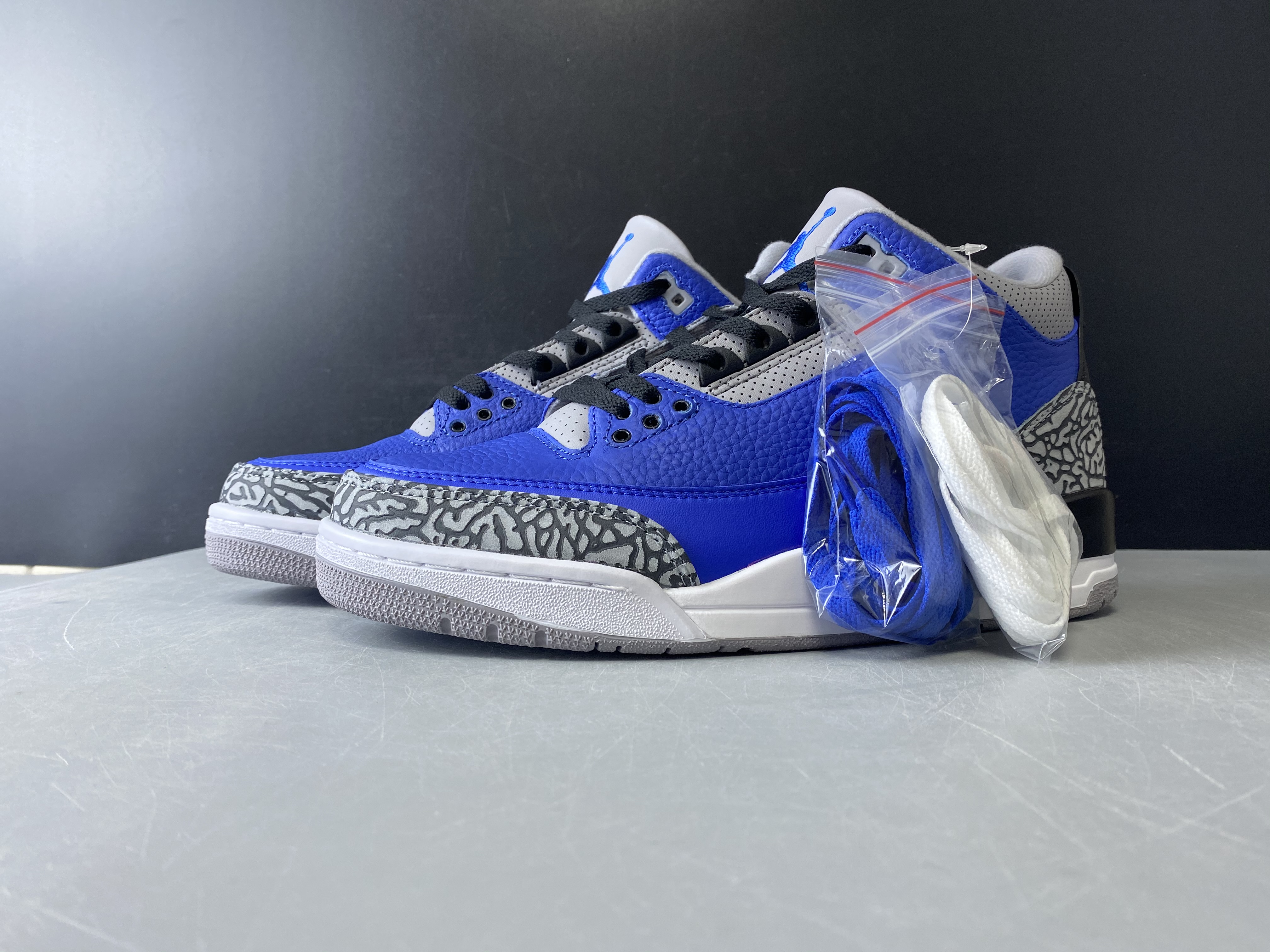 Air Jordan 3 WMNS Varsity Royal CT8532-400