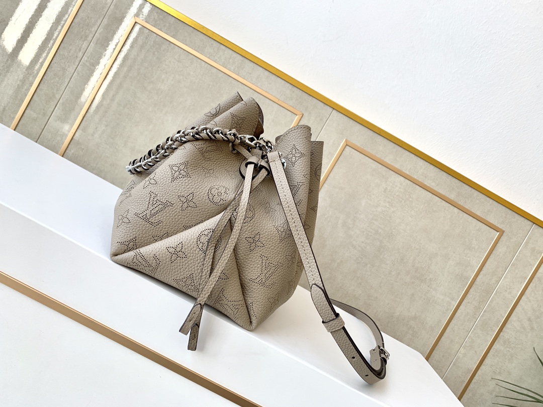 L*ouis V*uitton Top Bag 19 x 22 x 14 cm