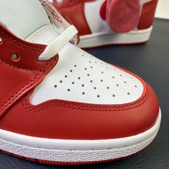 Air Jordan 1 “Chicago Black Toe” CQ4921-601