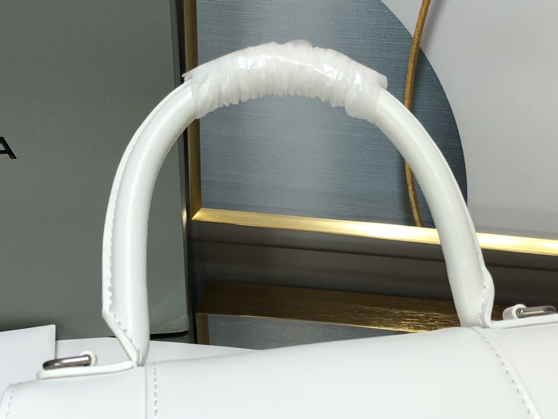 B*alenciaga Bag Top Quality