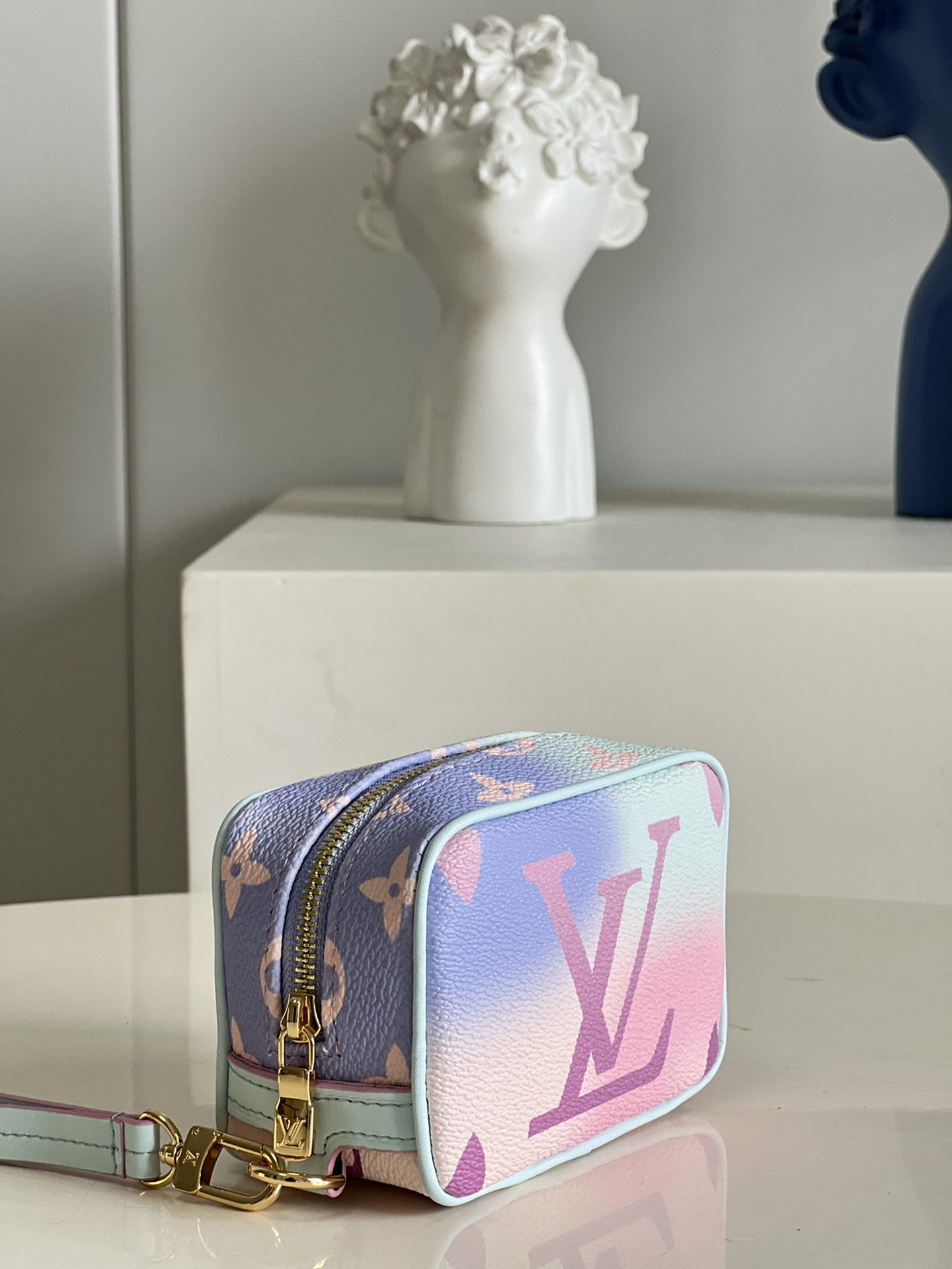 L*ouis V*uitton Top Bag 11*8*4CM