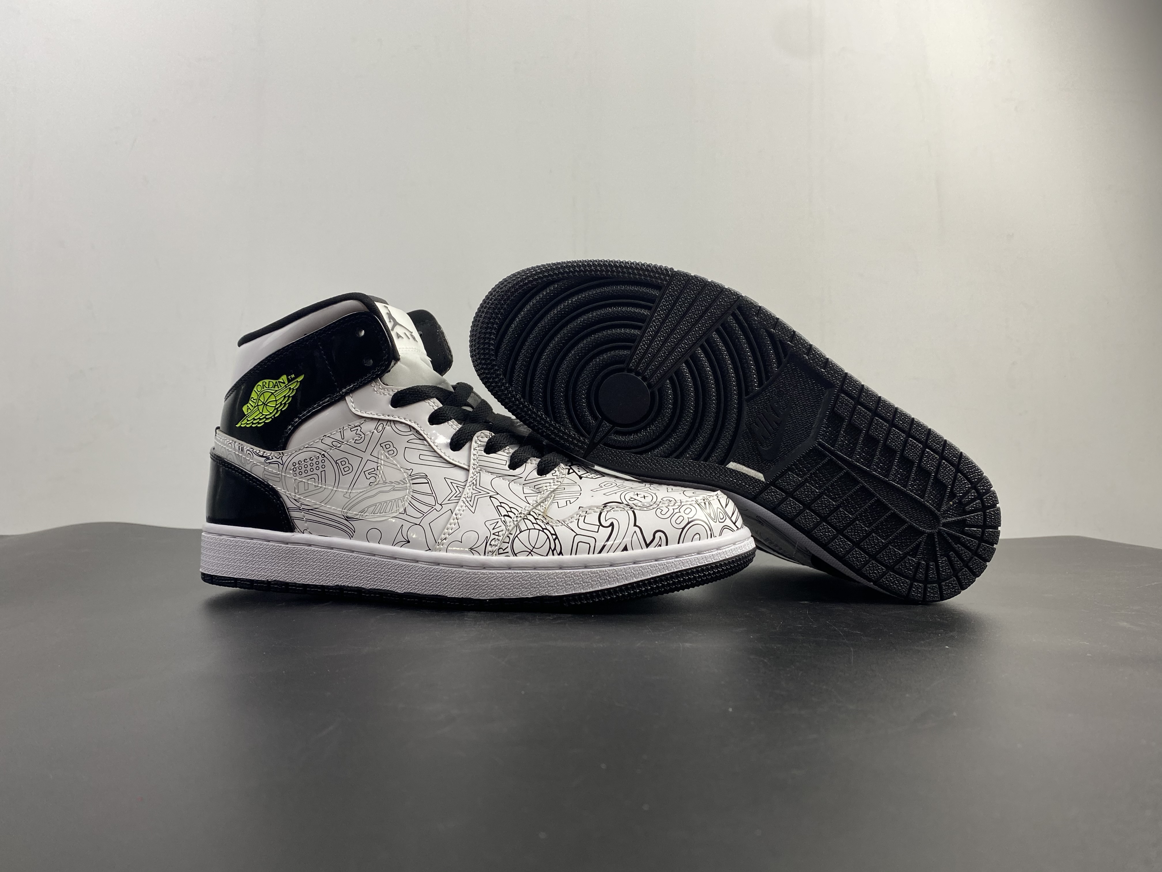 Air Jordan 1 Mid DC4099-100