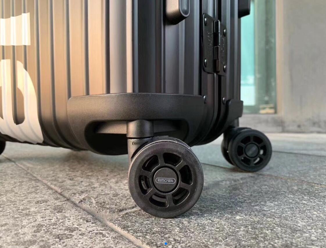 S*upreme Luggage