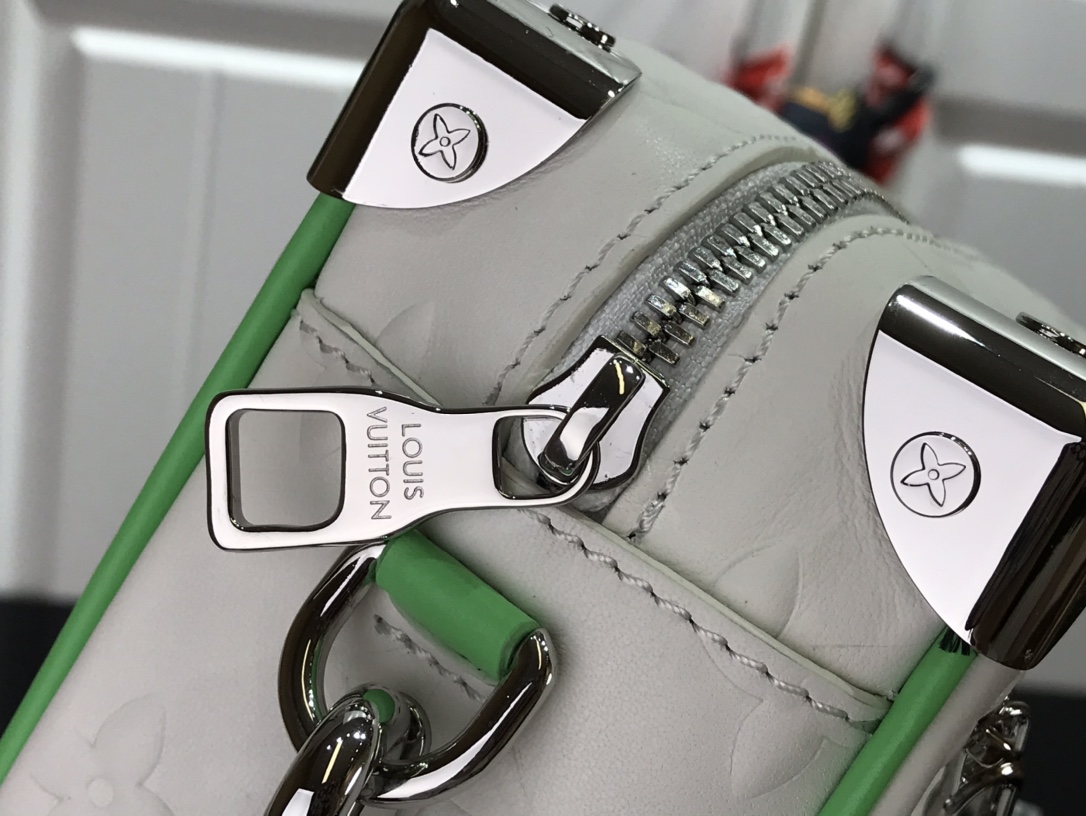 L*ouis V*uitton Top Bag 18.5*13*8cm