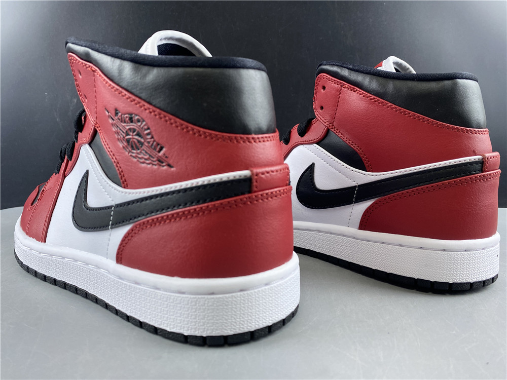 Air Jordan 1 Mid Chicago 554724-069