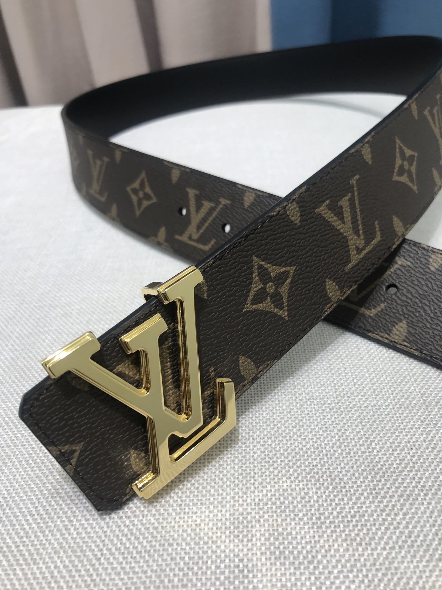 L*ouis V*uitton Belts Top Version