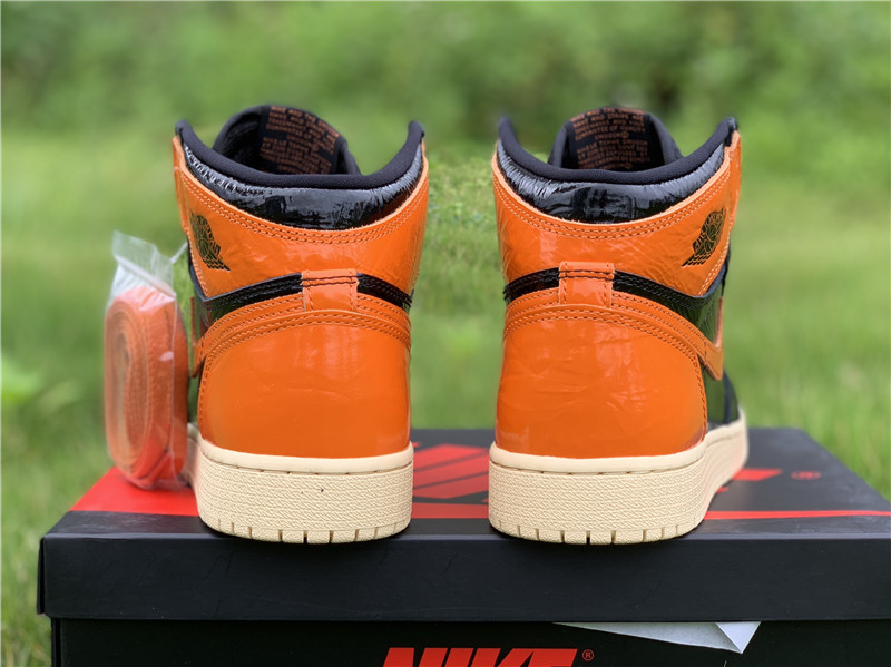 Air Jordan 1 Retro High OG “Shattered Backboard”3.0 555088-028
