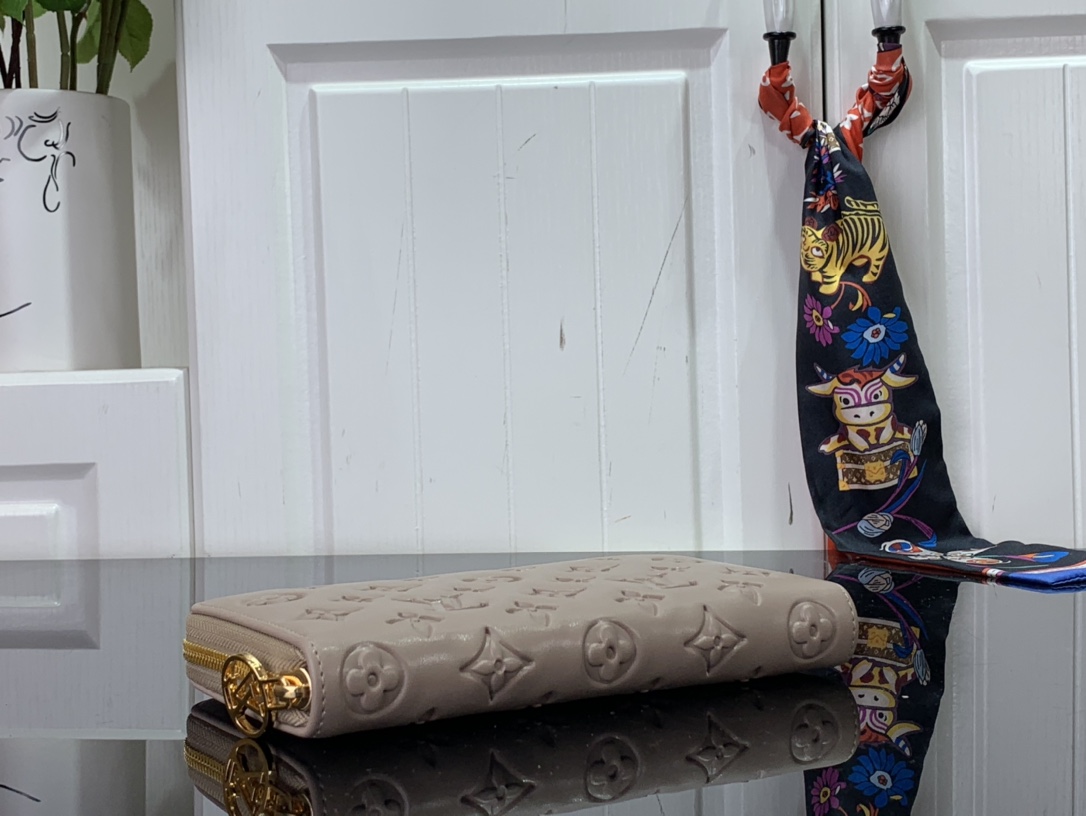 L*ouis V*uitton Bag Top Quality 19.5*10.5*2.5cm