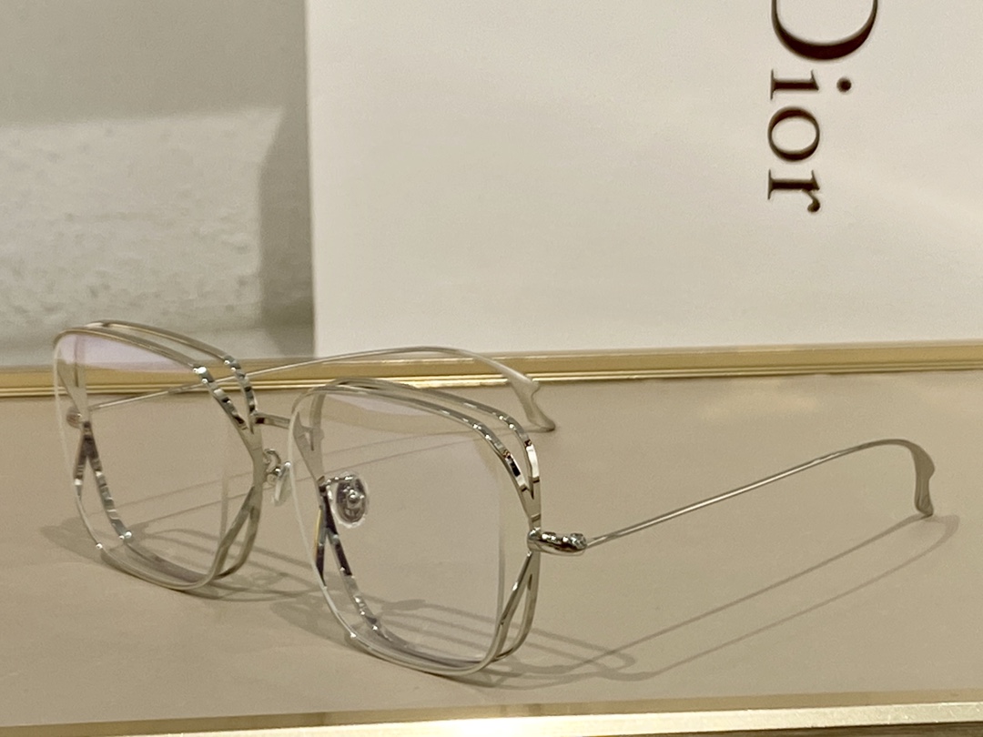 C*artier Glasses Top