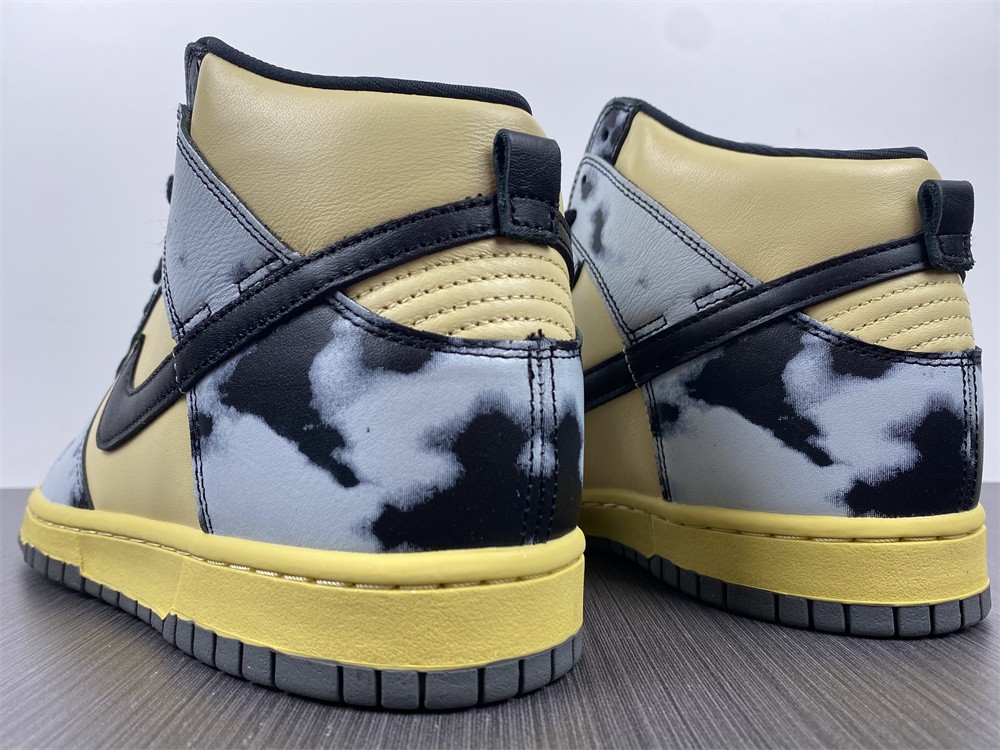 from Nike SB Dunk High DD9404-700