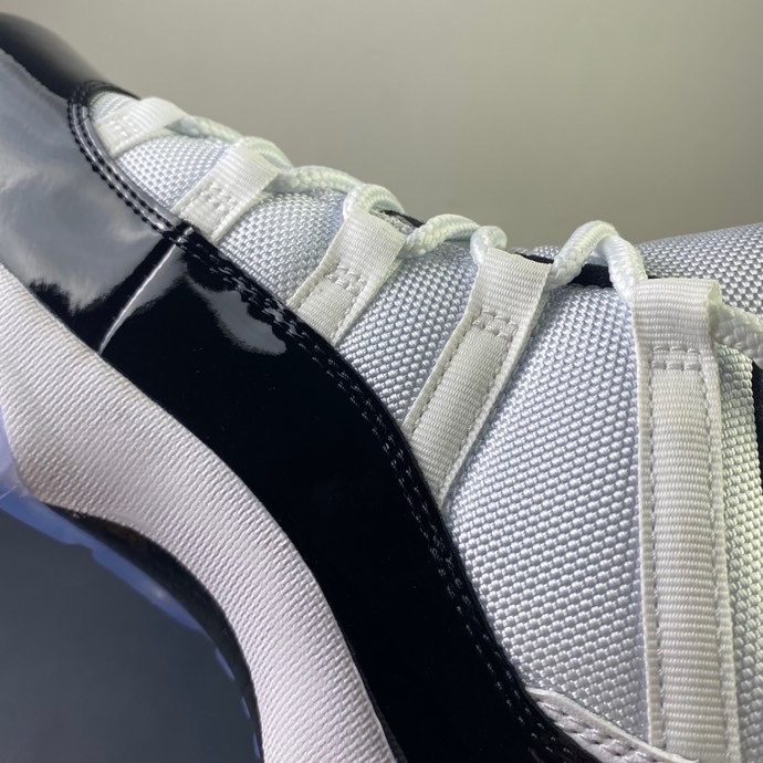 Air Jordan 11 Low Concord 528895-153