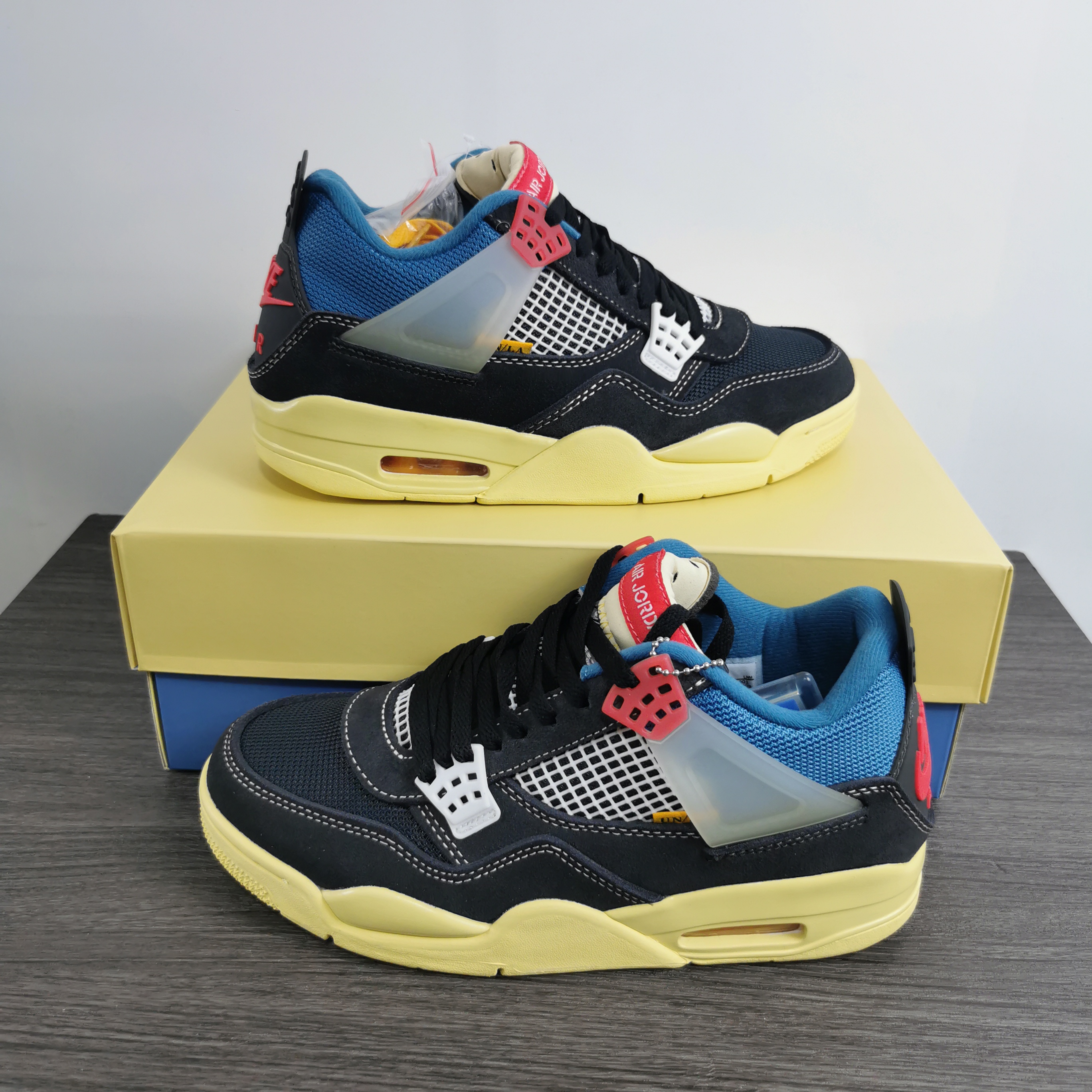 Union x Air Jordan 4 DC9533-001