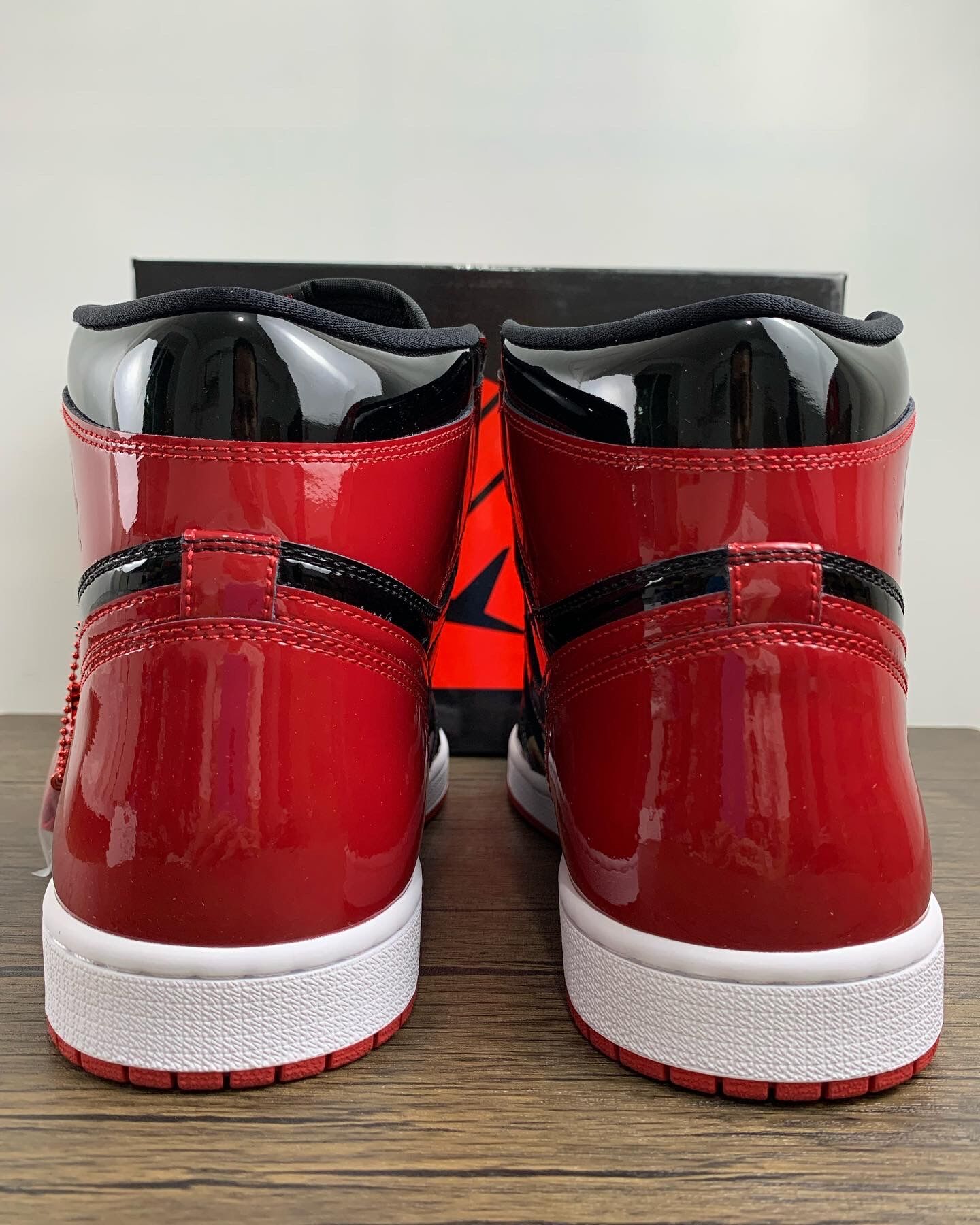Air Jordan 1 Mid AJ1