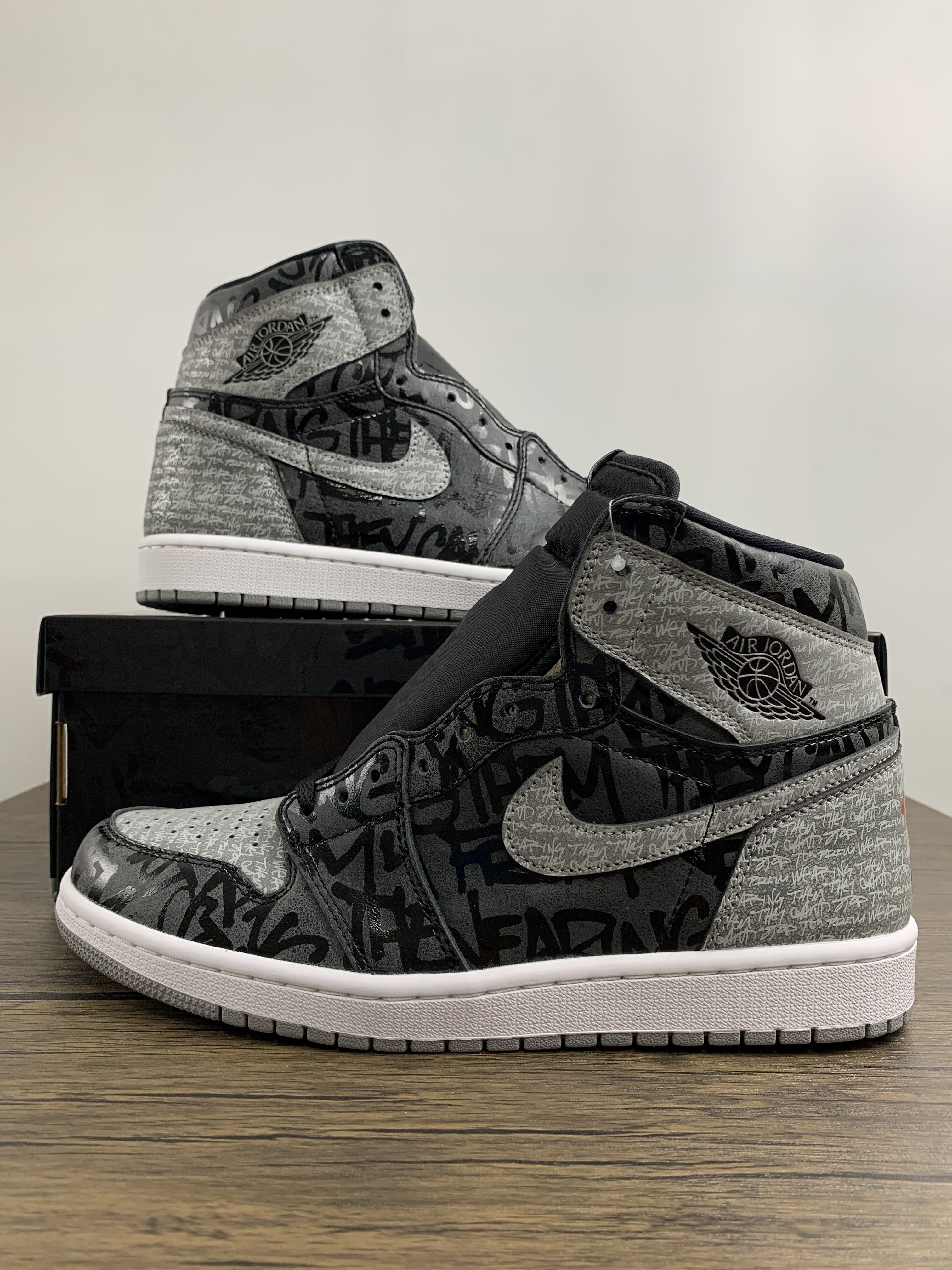 Air Jordan 1 men women top sneaker