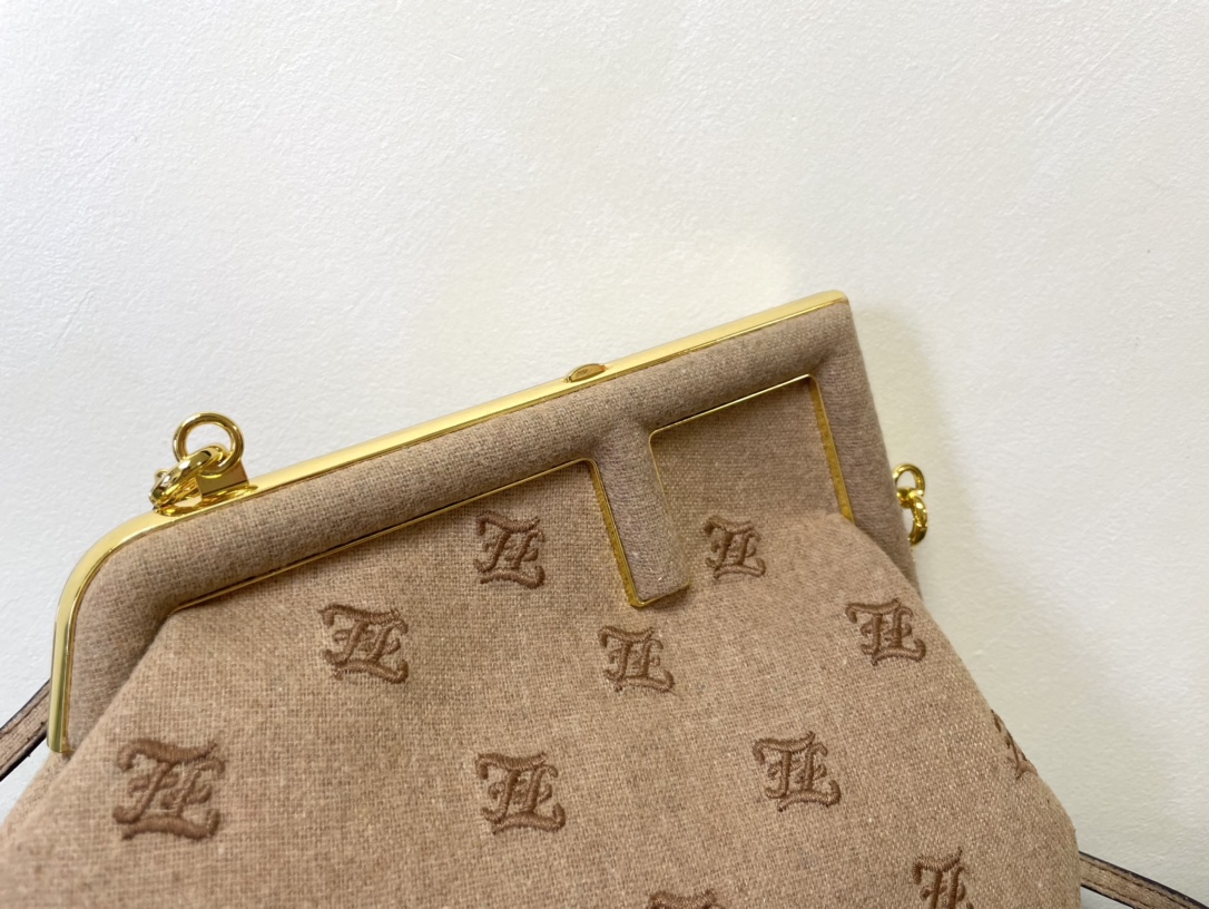 F*endi Top Bag 26*9.5*18CM