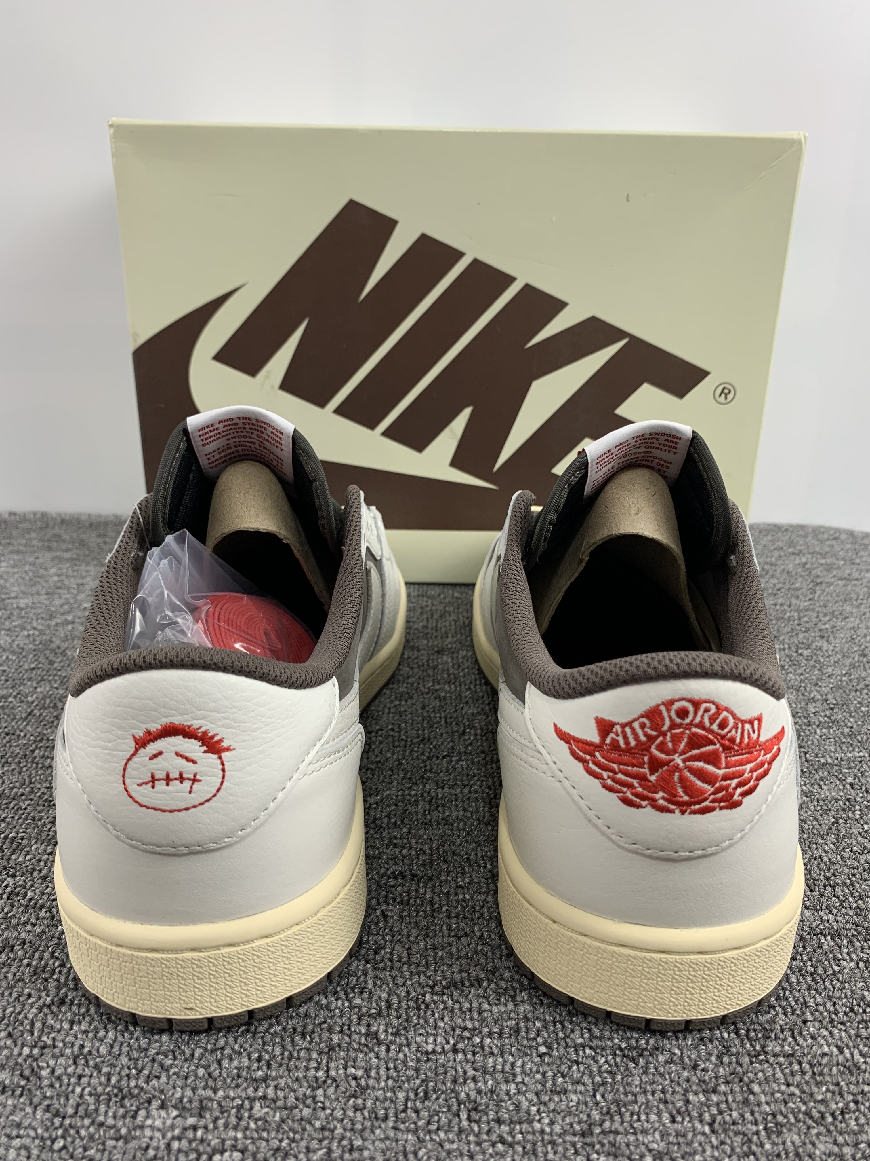 T*ravis S*cott x Air Jordan 1 Low OG DM7866-162