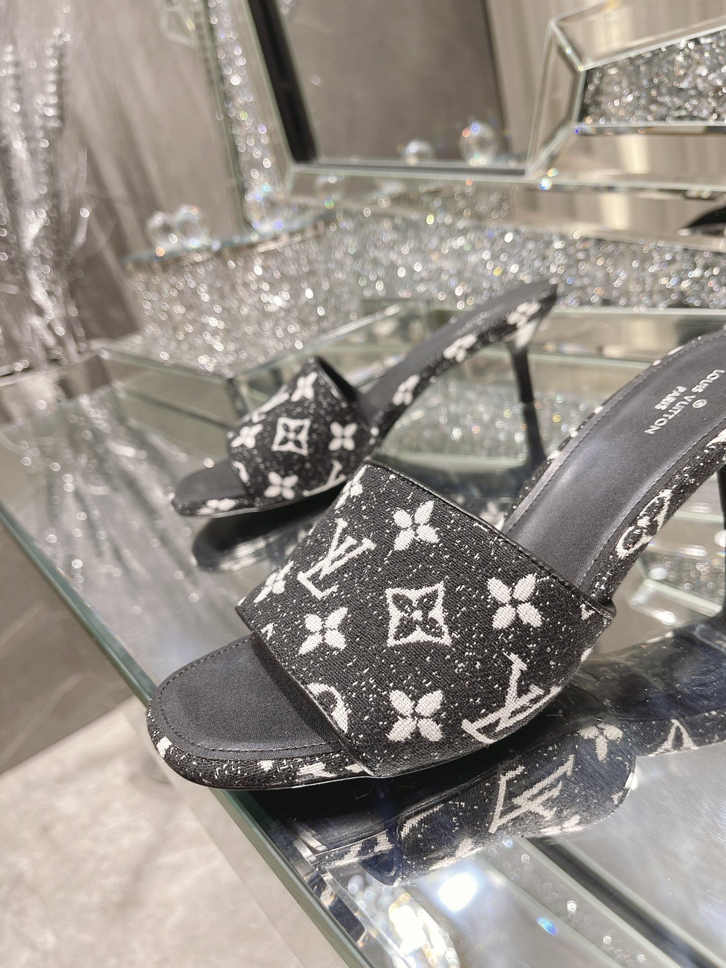 Women L*ouis V*uitton Top Sandals