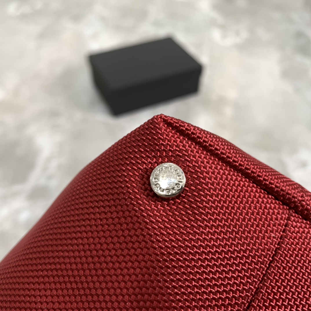 A*lexander W*ang Top Bag 22CM