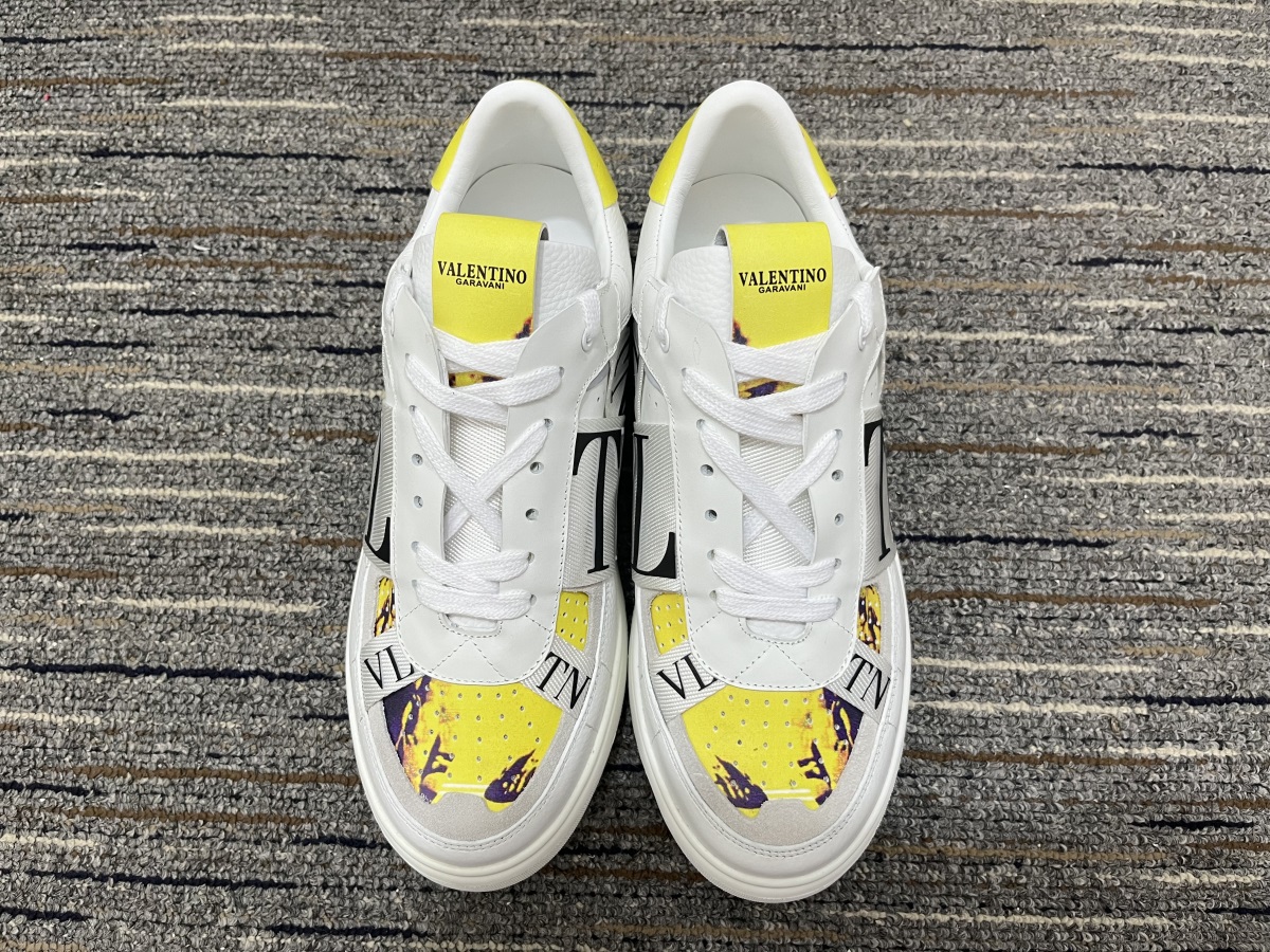 Men Women 𝑉*𝐴𝐿𝐸𝑁𝑇𝐼𝑁𝑂 Top Sneakers