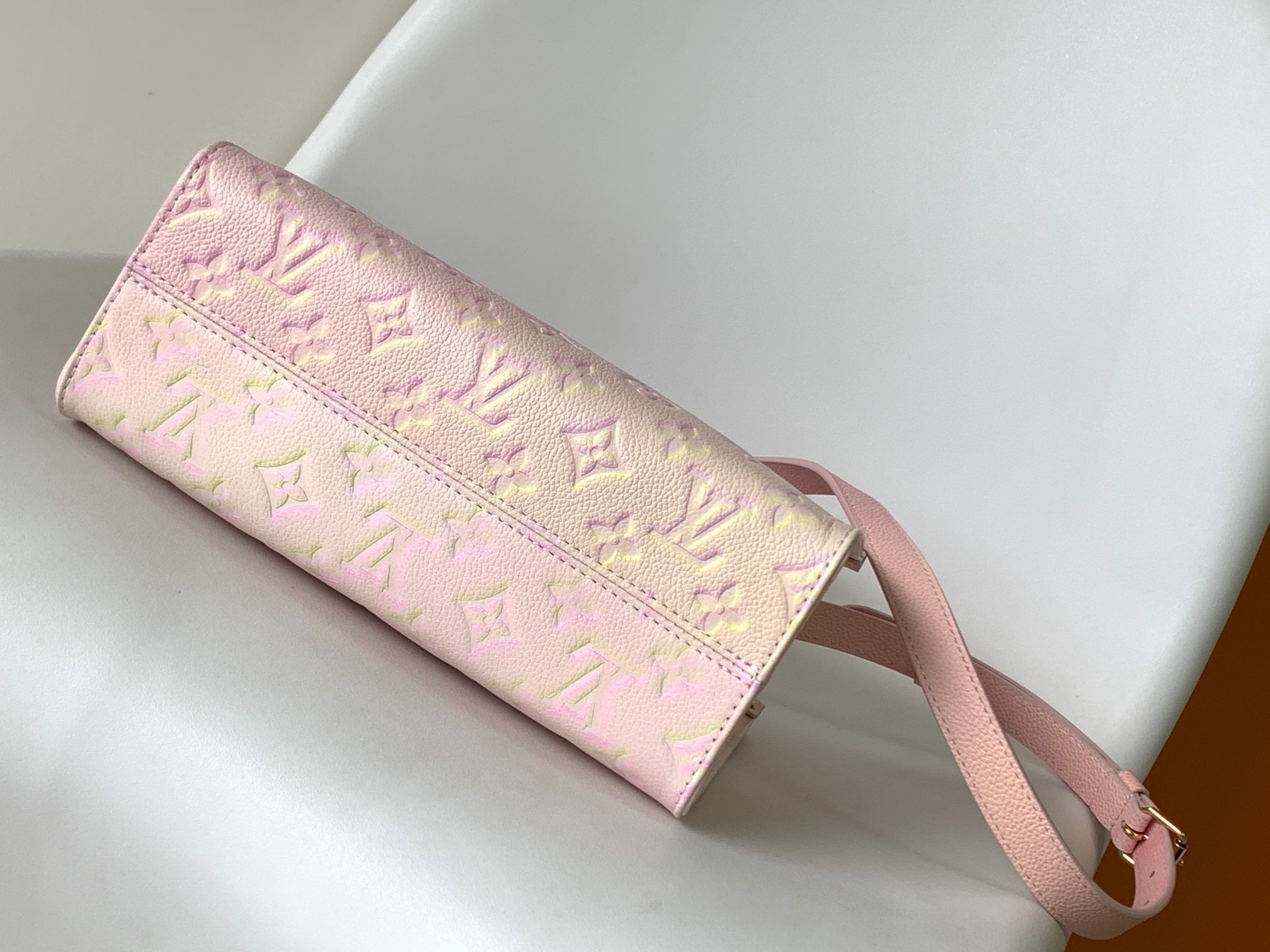 Lady L*ouis V*uitton M46168 onthego tote handbag Top Quality 25*19*11.5cm