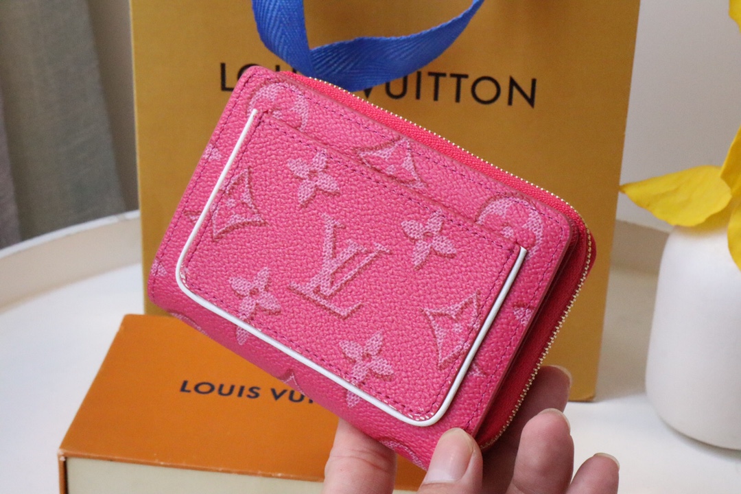 L*ouis V*uitton Bag Top Quality 11.5*8.5*2.2CM
