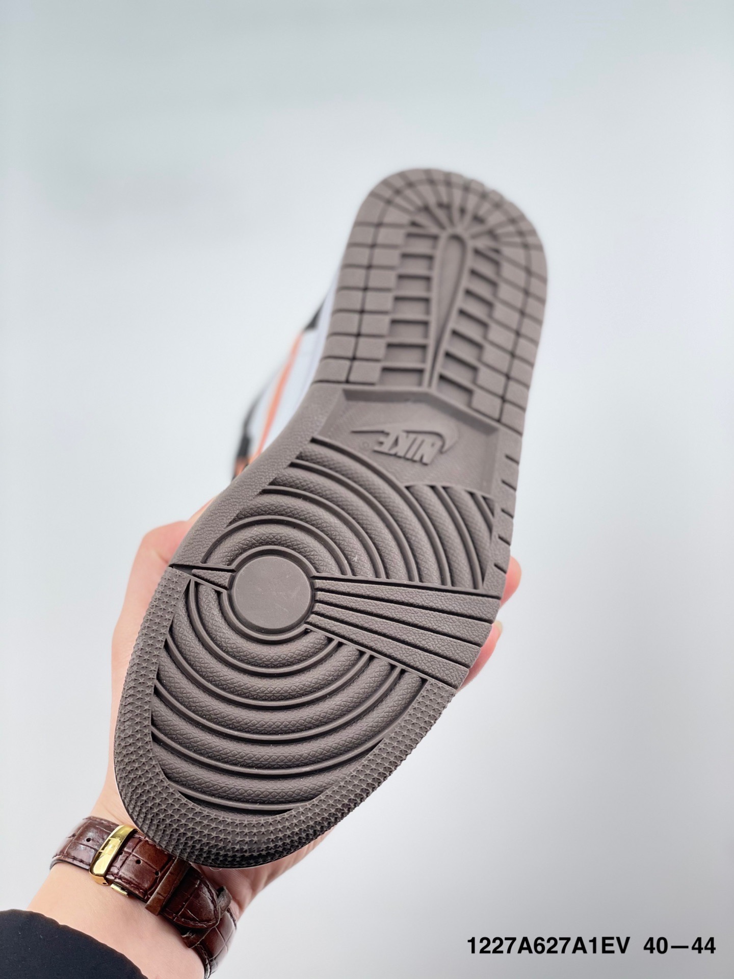 Air Jordan 1 mid incredible hulk