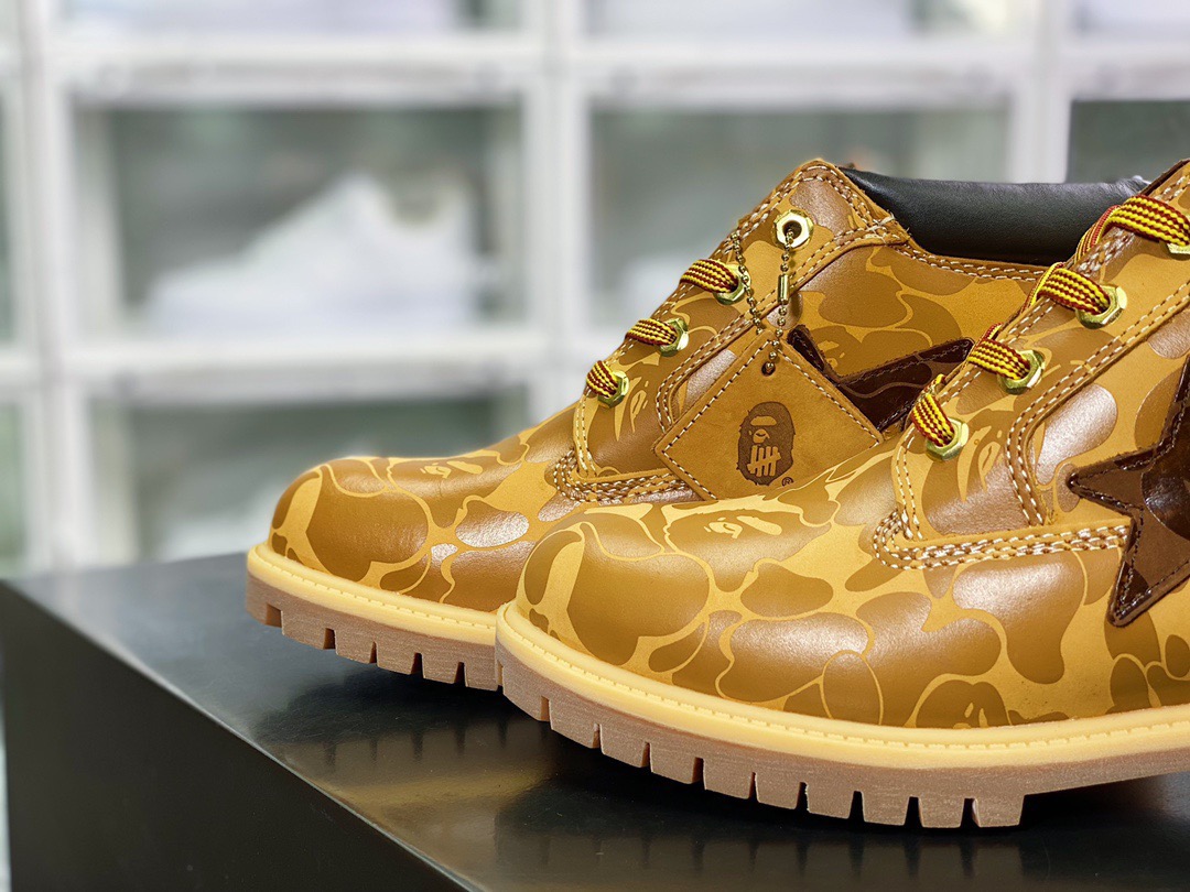 Men B*ape x T*imberland Fatigue Chukka Nubuck Boots