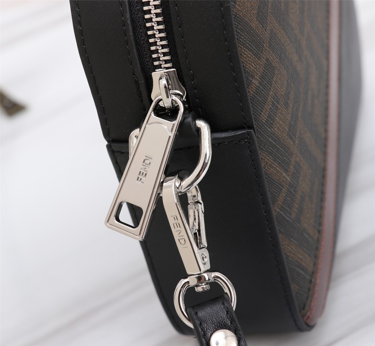 F*endi Bag Top Quality 23*16*5CM