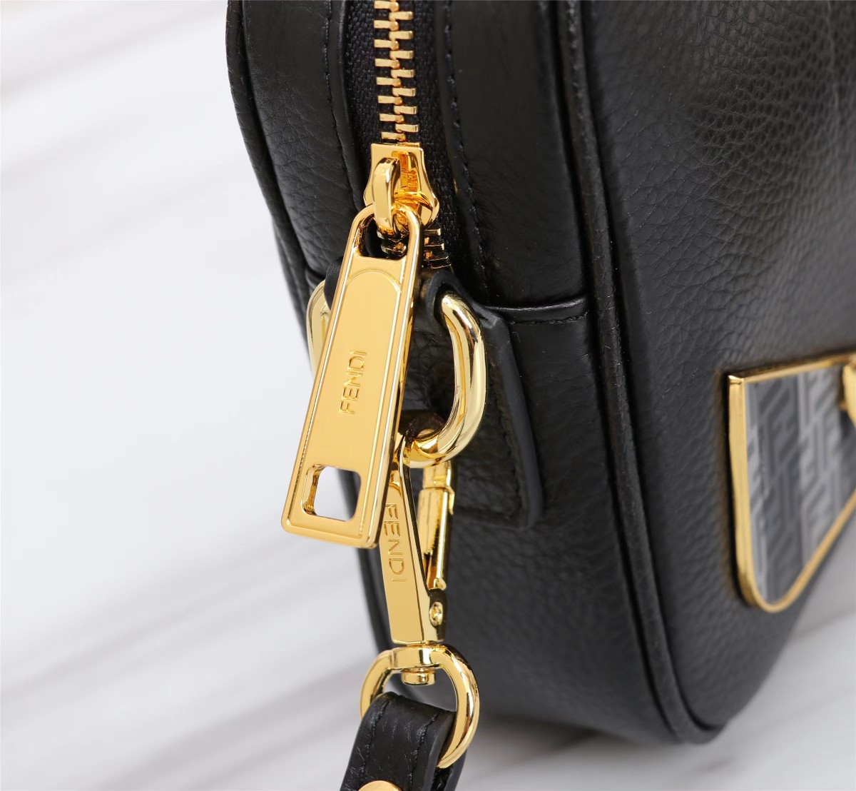 F*endi Bag Top Quality 23*16*5CM