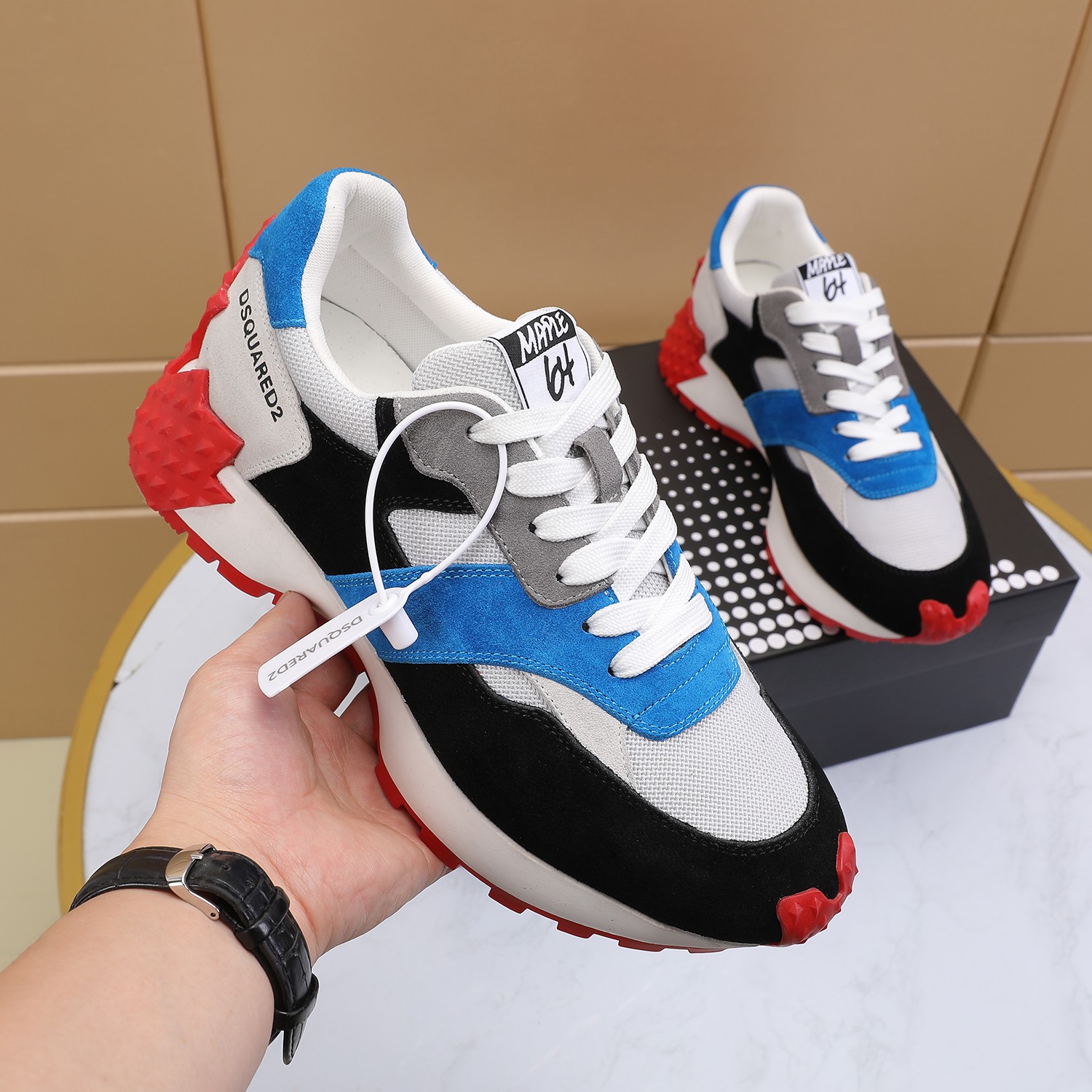 Men O*ff W*hite Top Sneakers