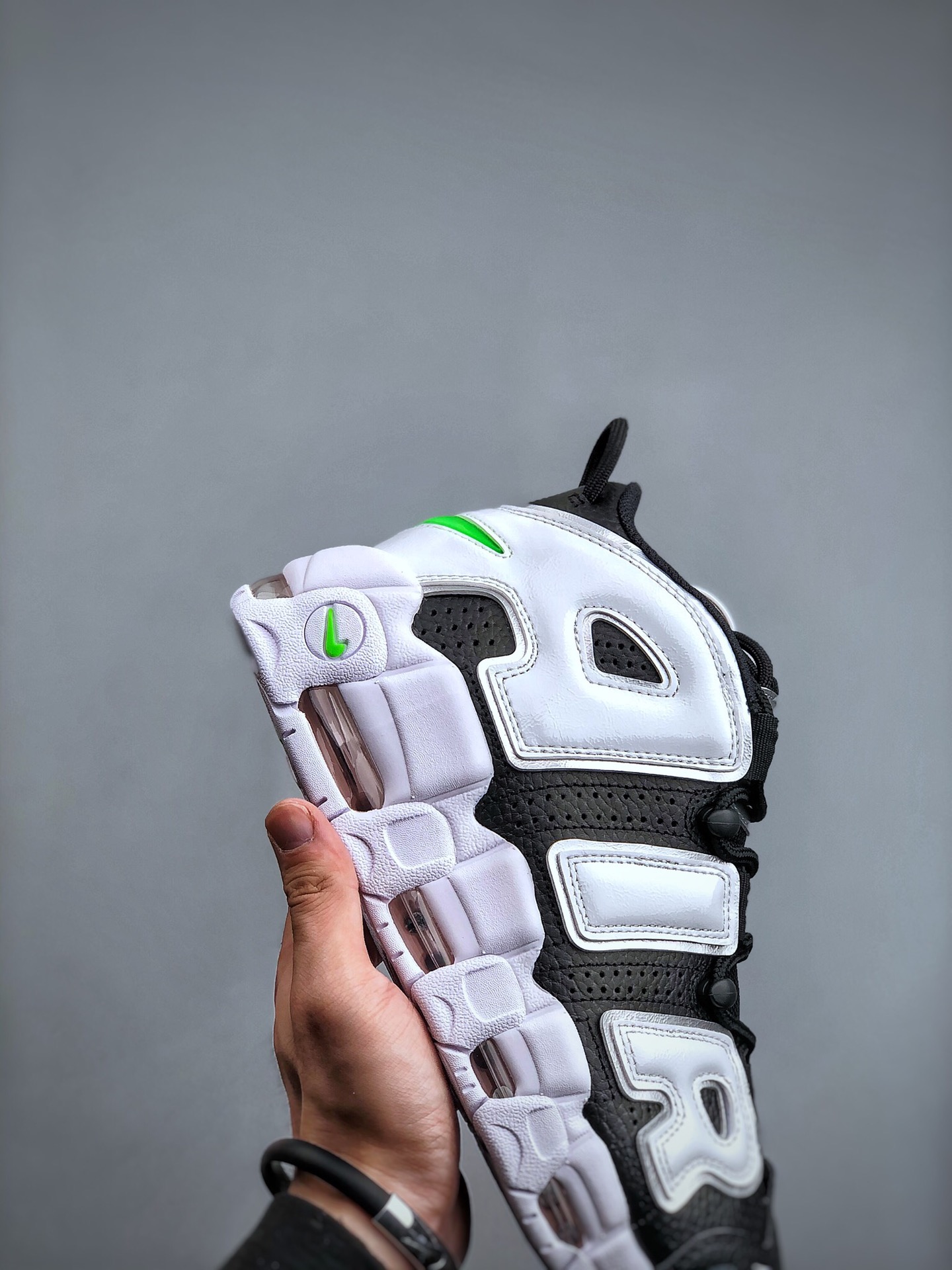 Nike air more uptempo