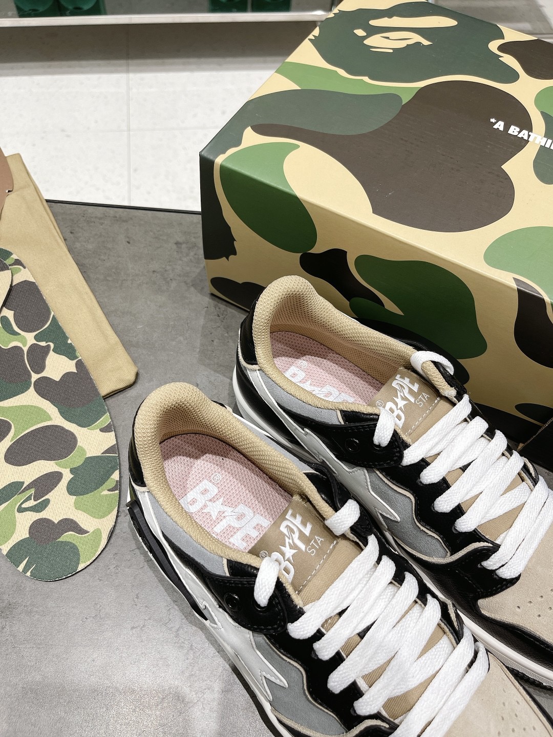 Men Women B*ape sta low Top Sneaker