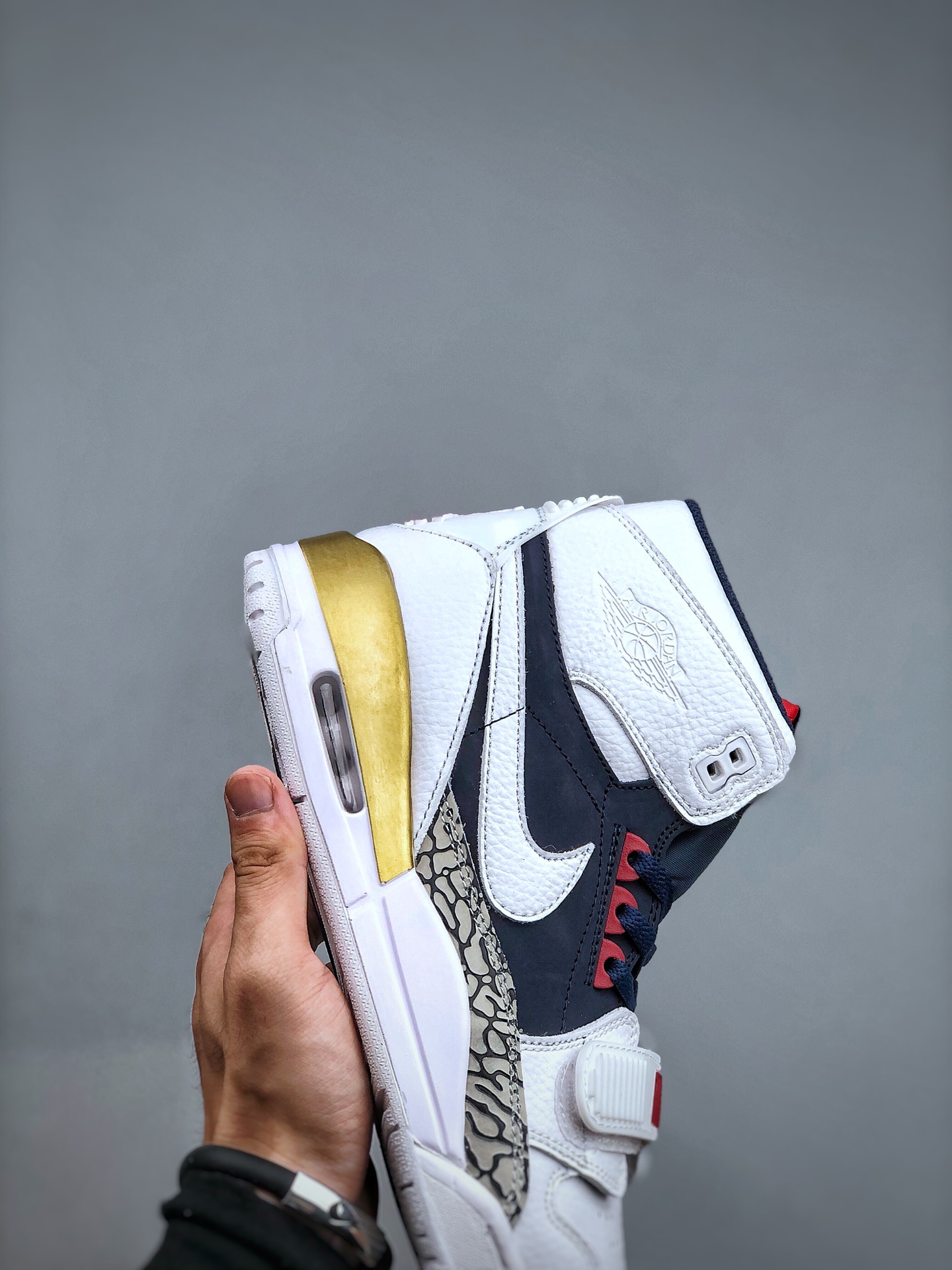 NIKE Air Jordan Legacy 312