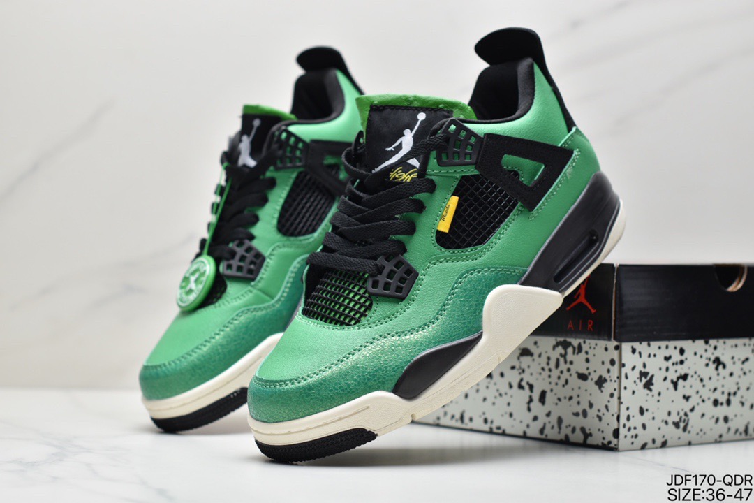 NIKE Air Jordan 4