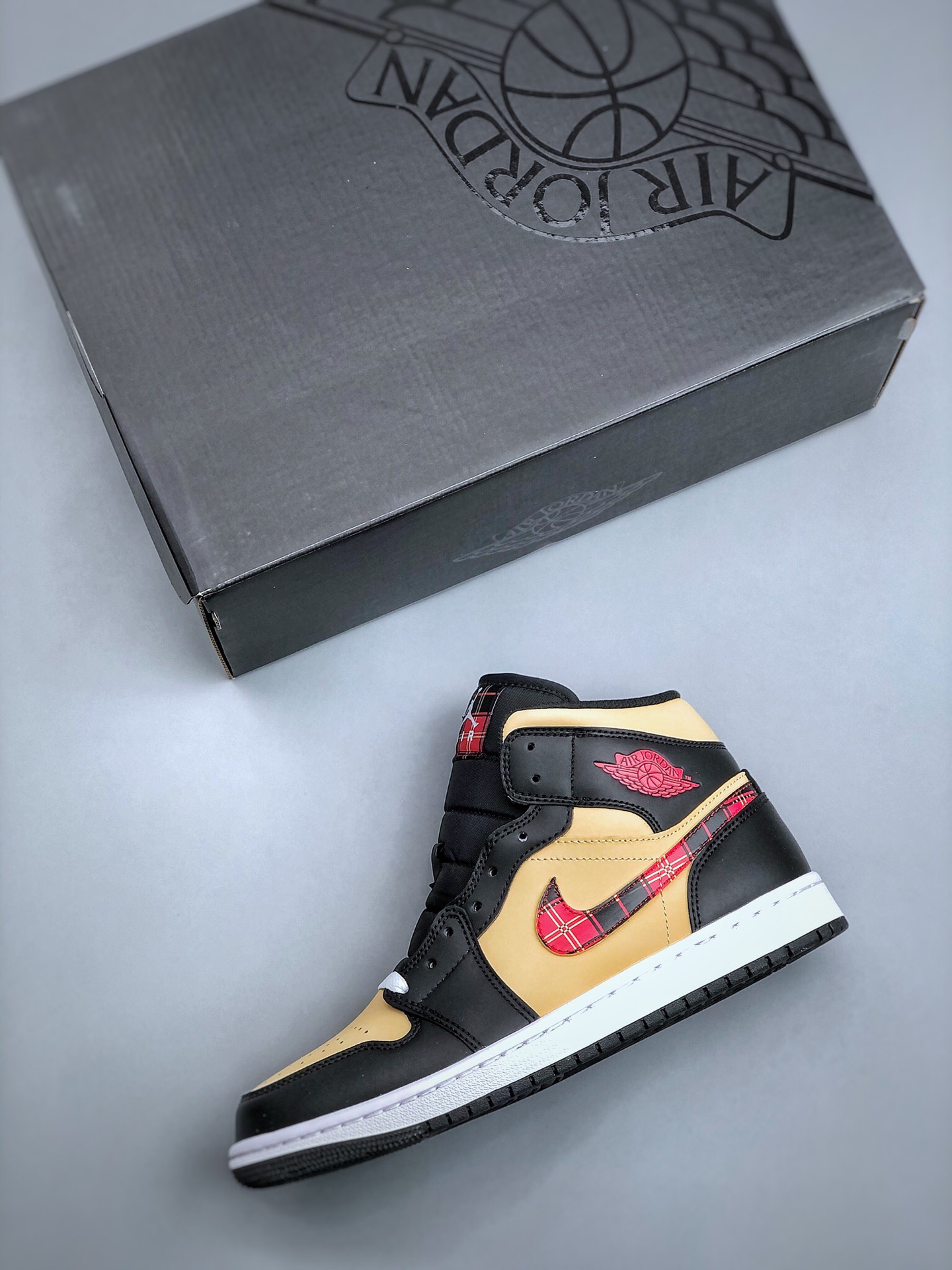 Nike Air Jordan 1 High AJ1