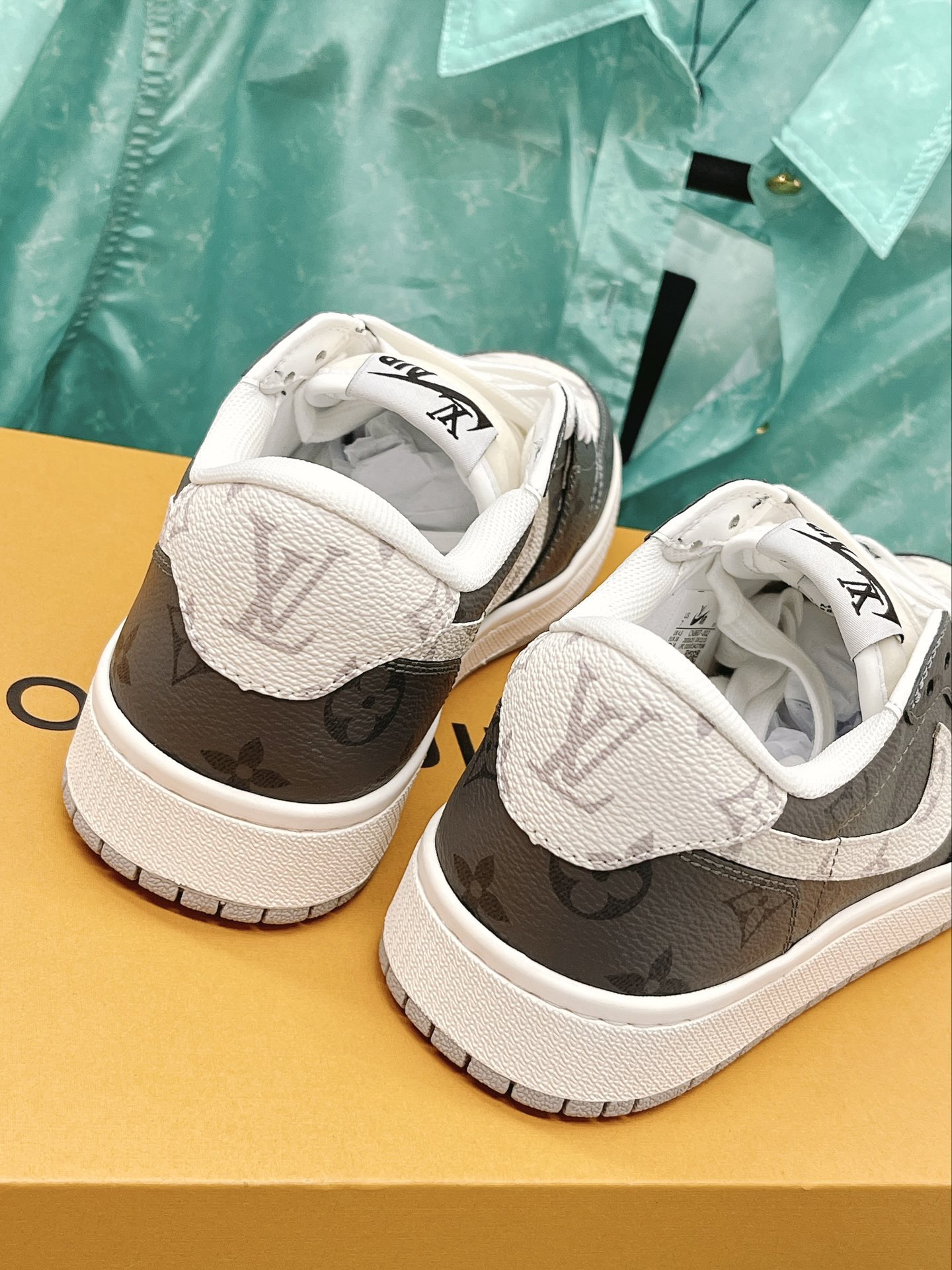 Men Women L*ouis V*uitton x NIKE Sneakers Maikesneakers