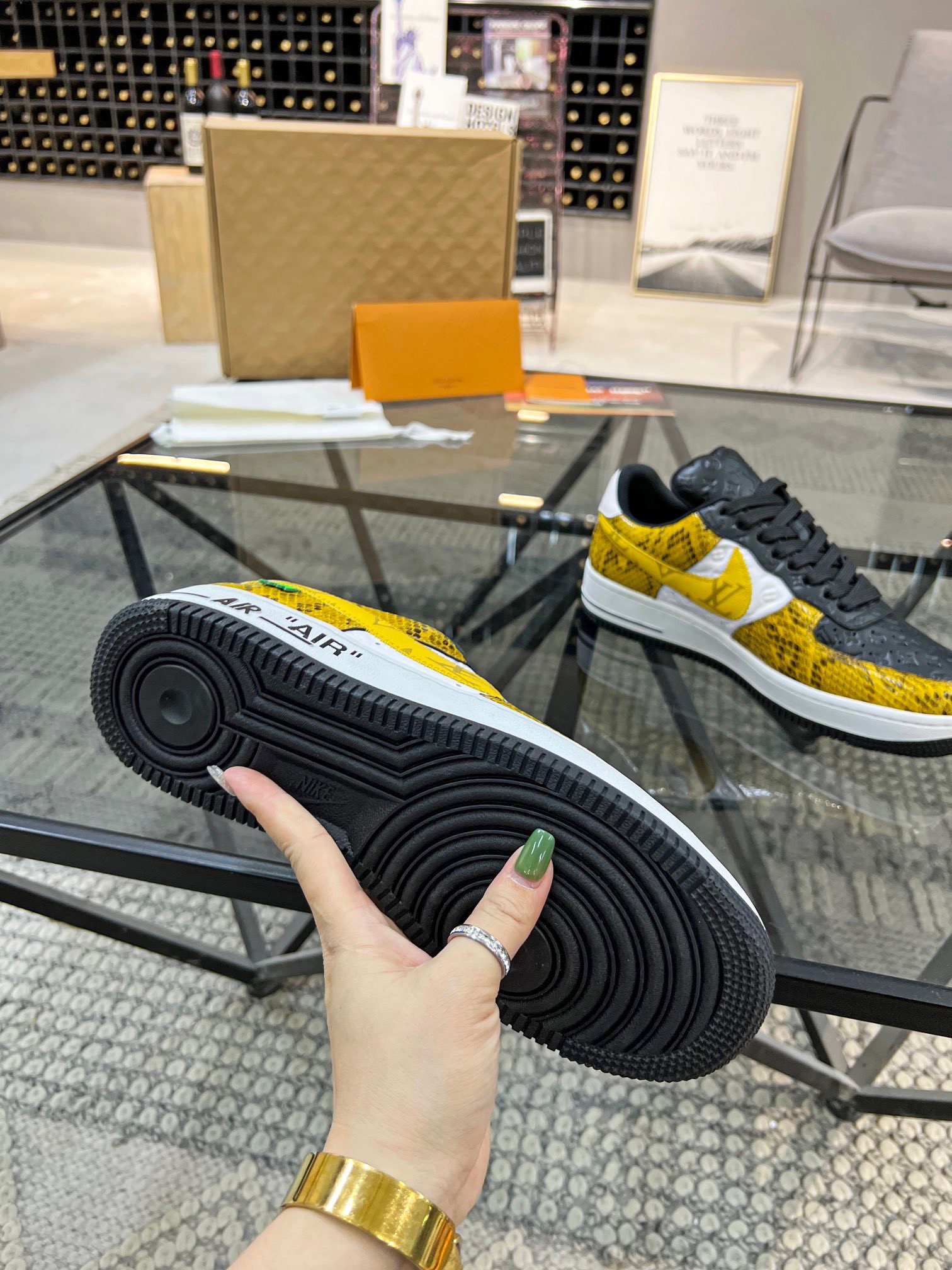 Men Women L*ouis V*uitton x NIKE Sneakers Maikesneakers